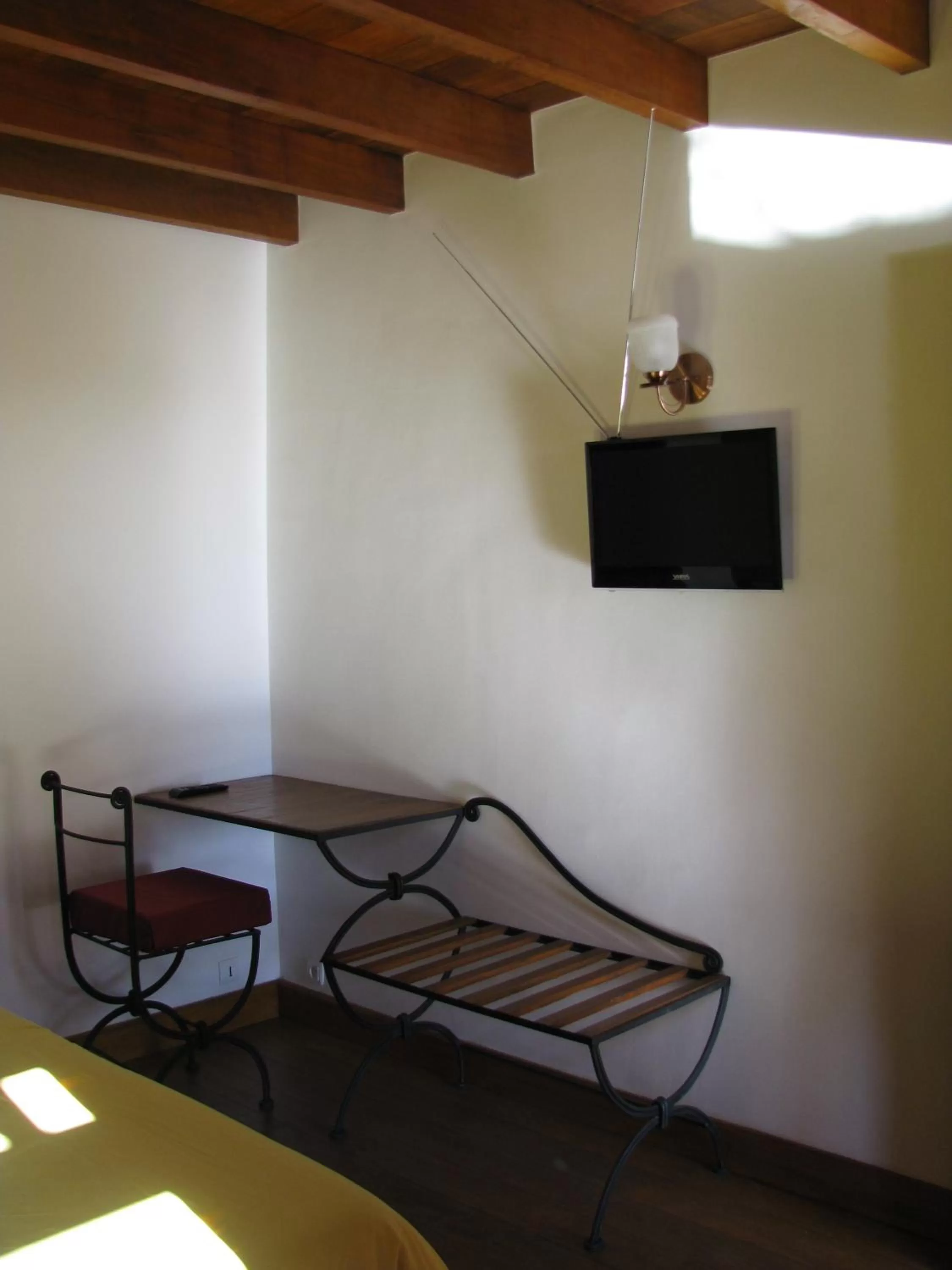 TV and multimedia in Belvedere Hotel