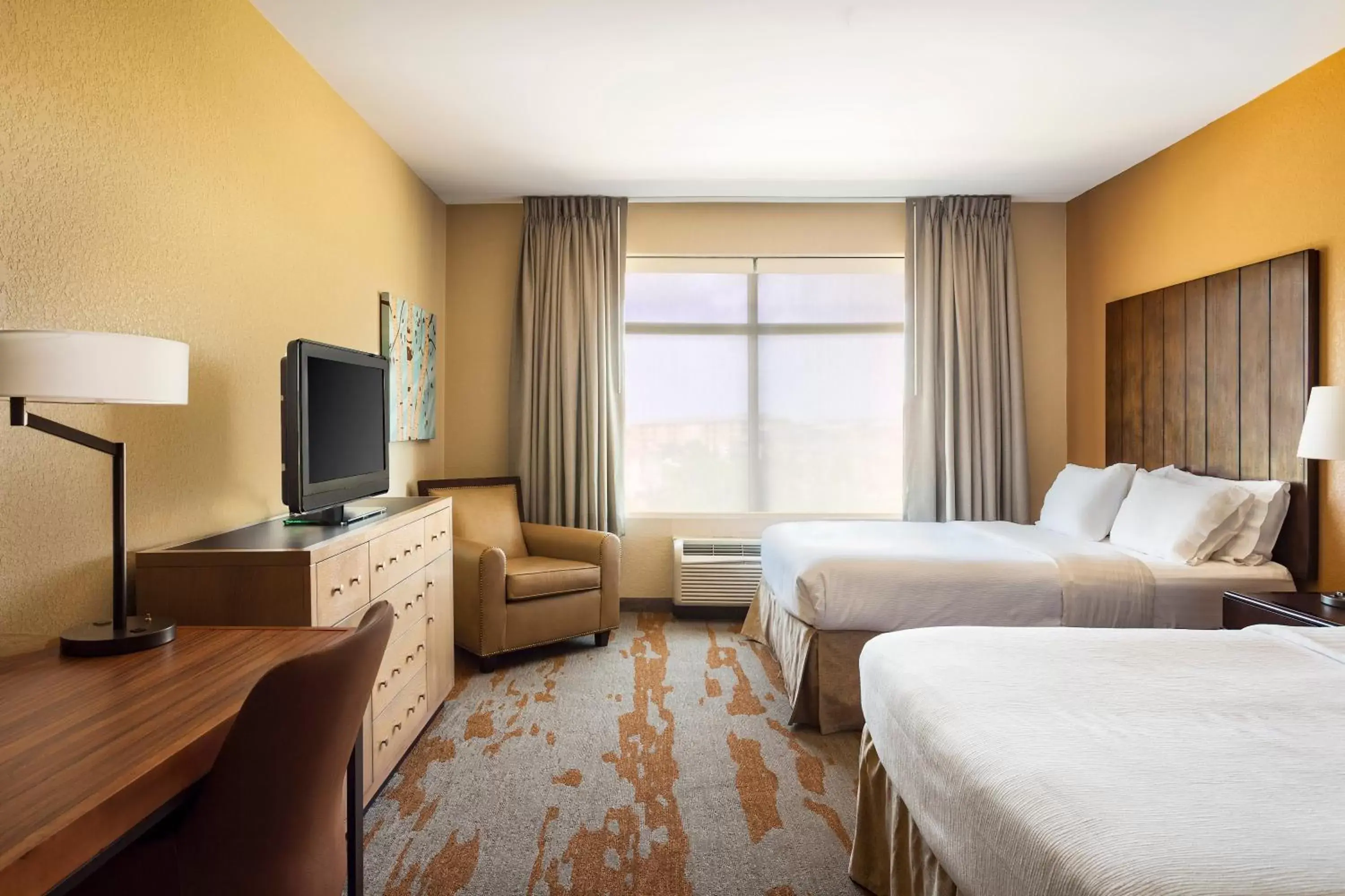 Photo of the whole room, Seating Area in Holiday Inn San Antonio Northwest- SeaWorld Area, an IHG Hotel
