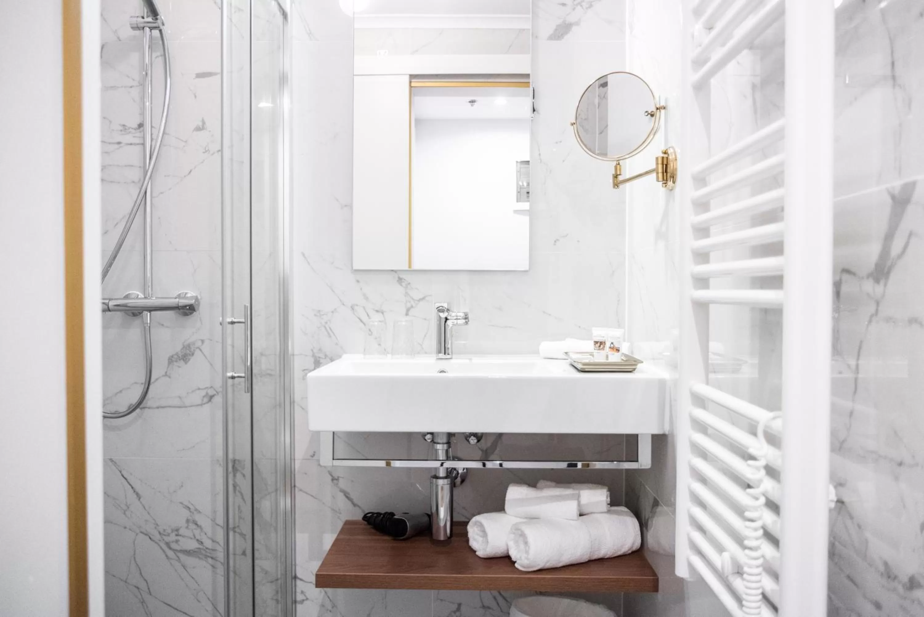 Bathroom in La Loggia