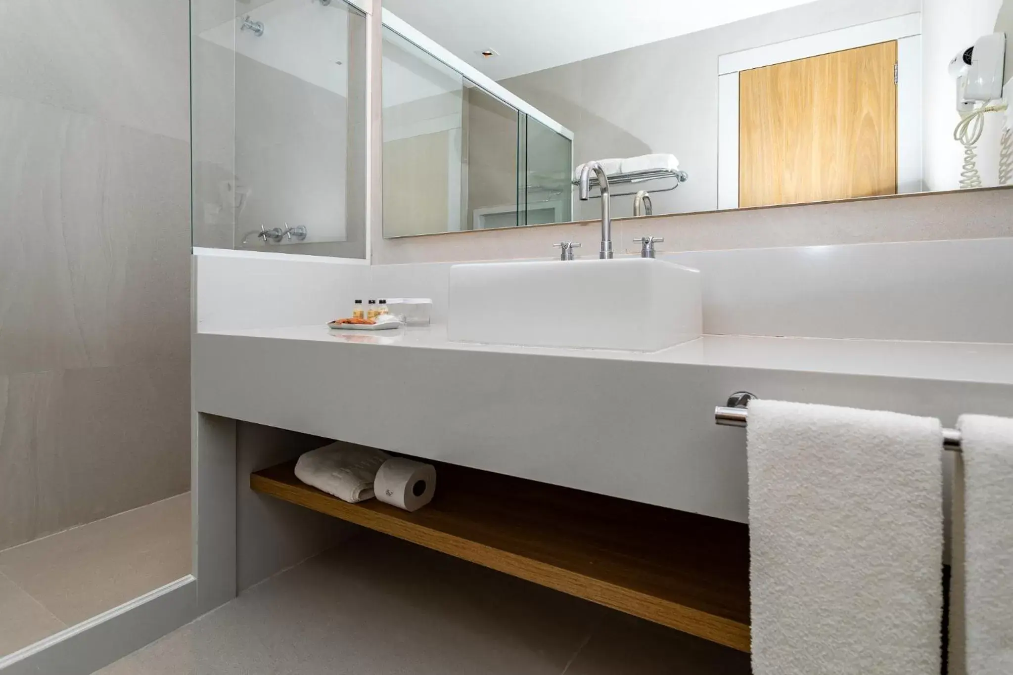 Bathroom in Mar Ipanema Hotel