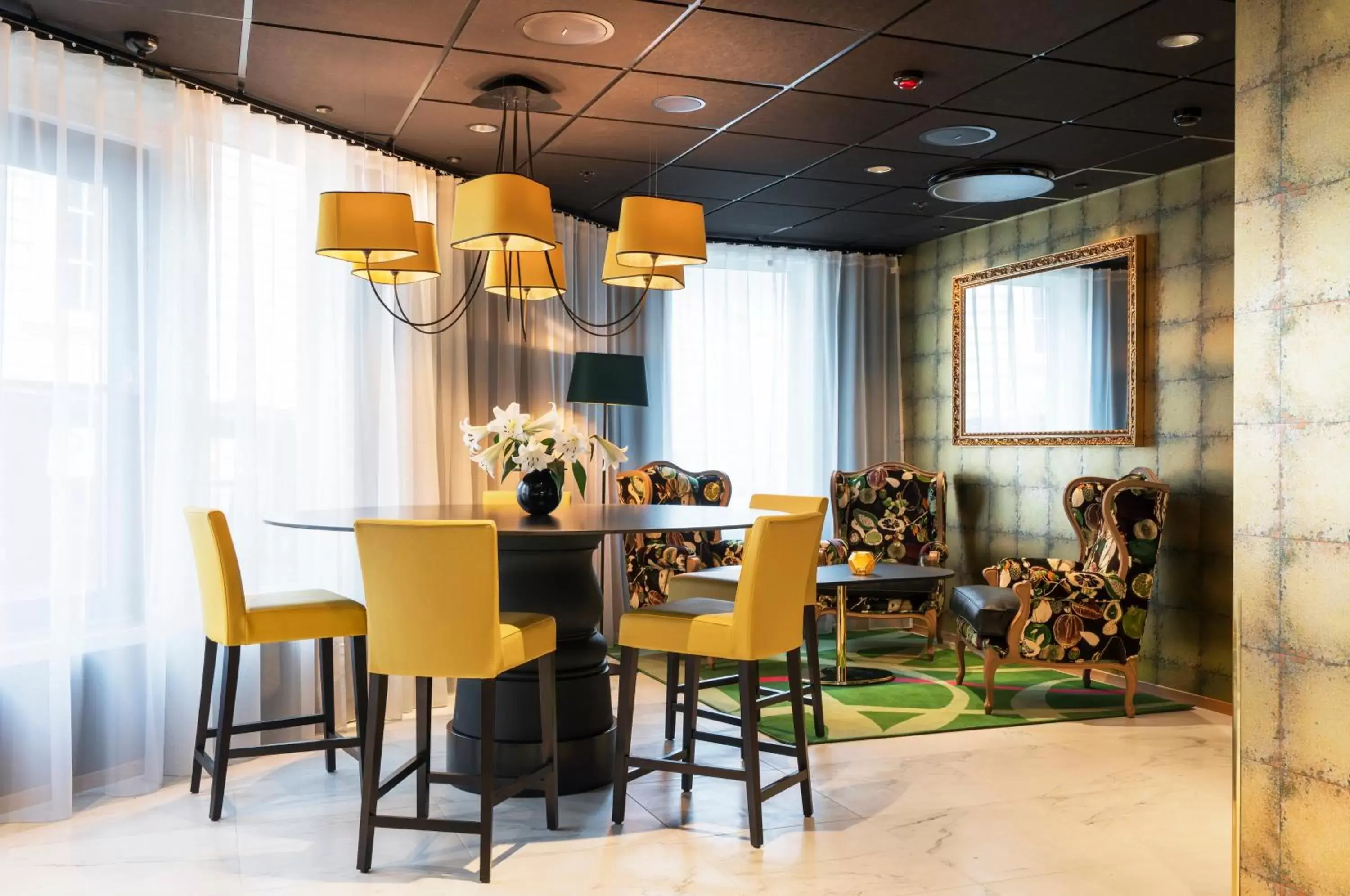 Coffee/tea facilities, Dining Area in Thon Hotel Stavanger