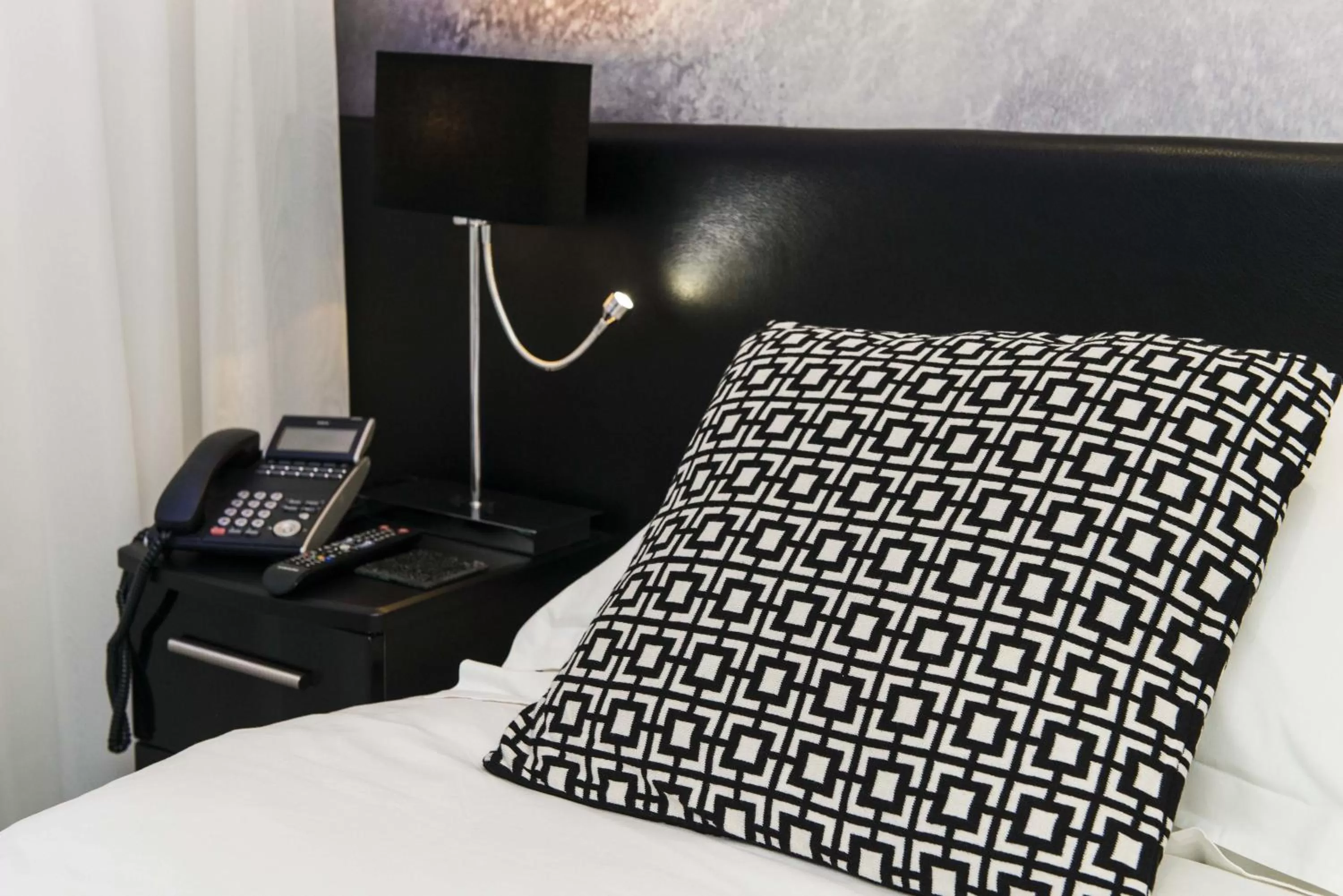 Decorative detail, Bed in The Mayfield Seamer