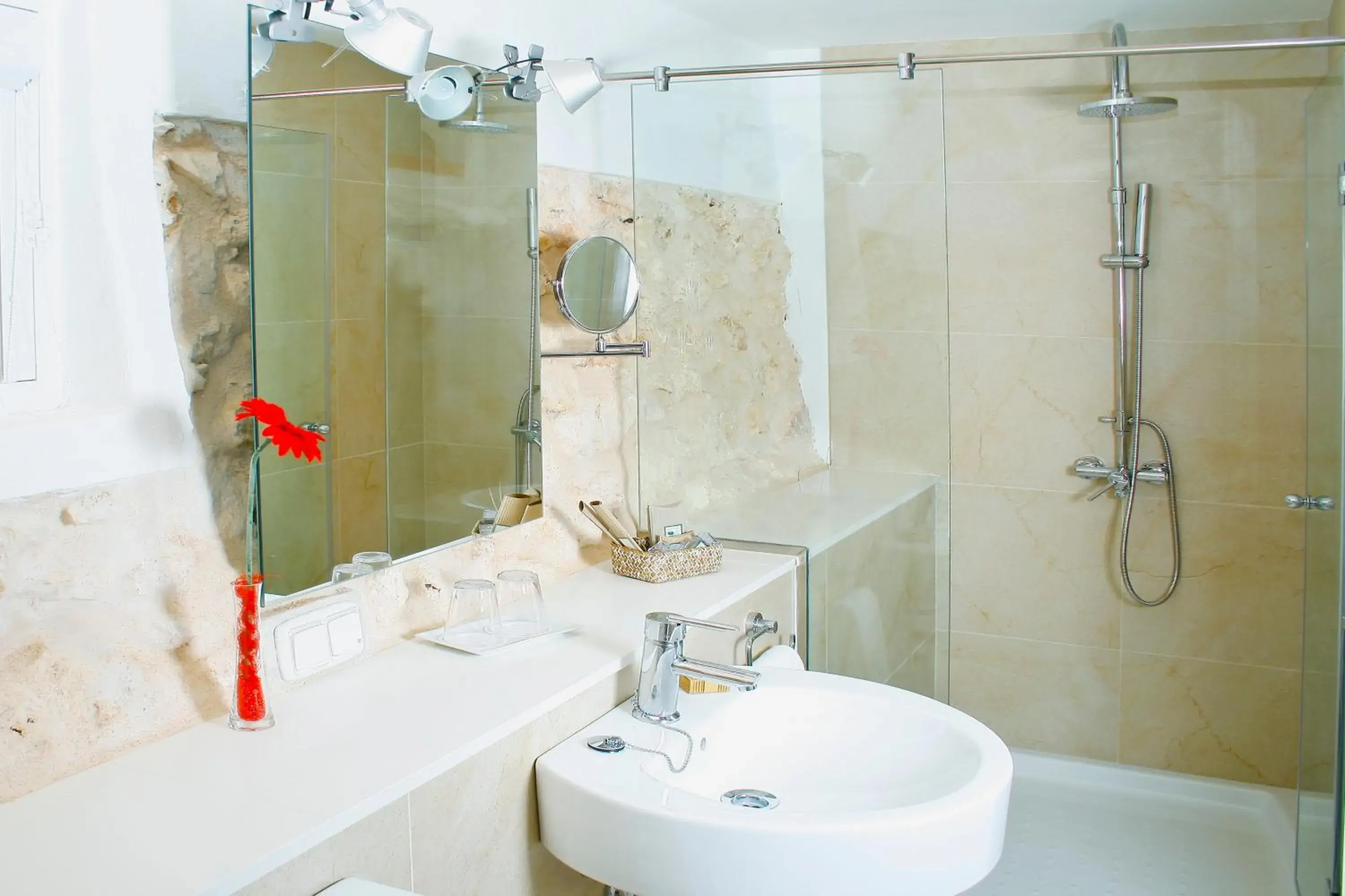 Shower, Bathroom in Hotel Rural Binigaus Vell
