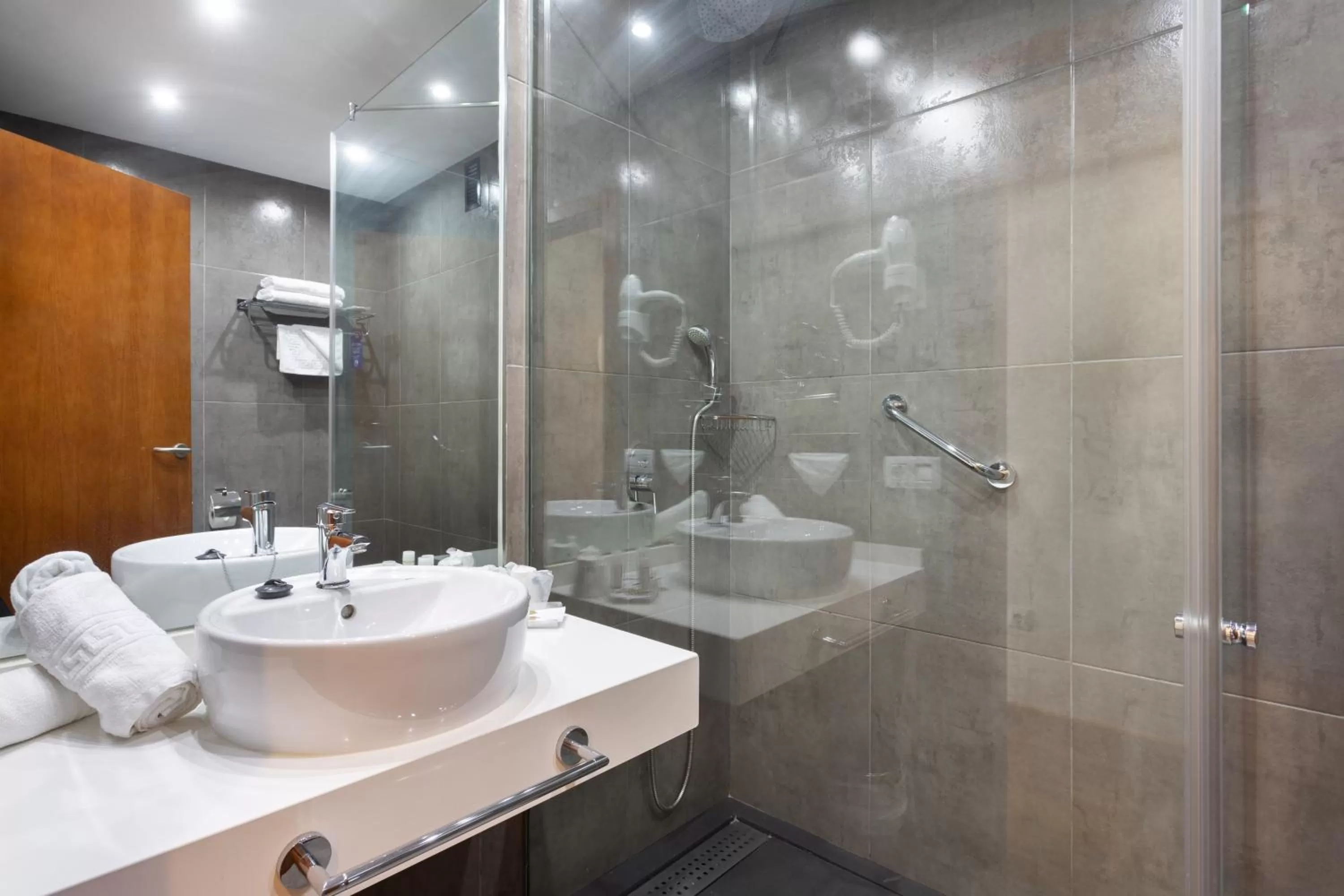 Toilet in Hotel Colon Rambla