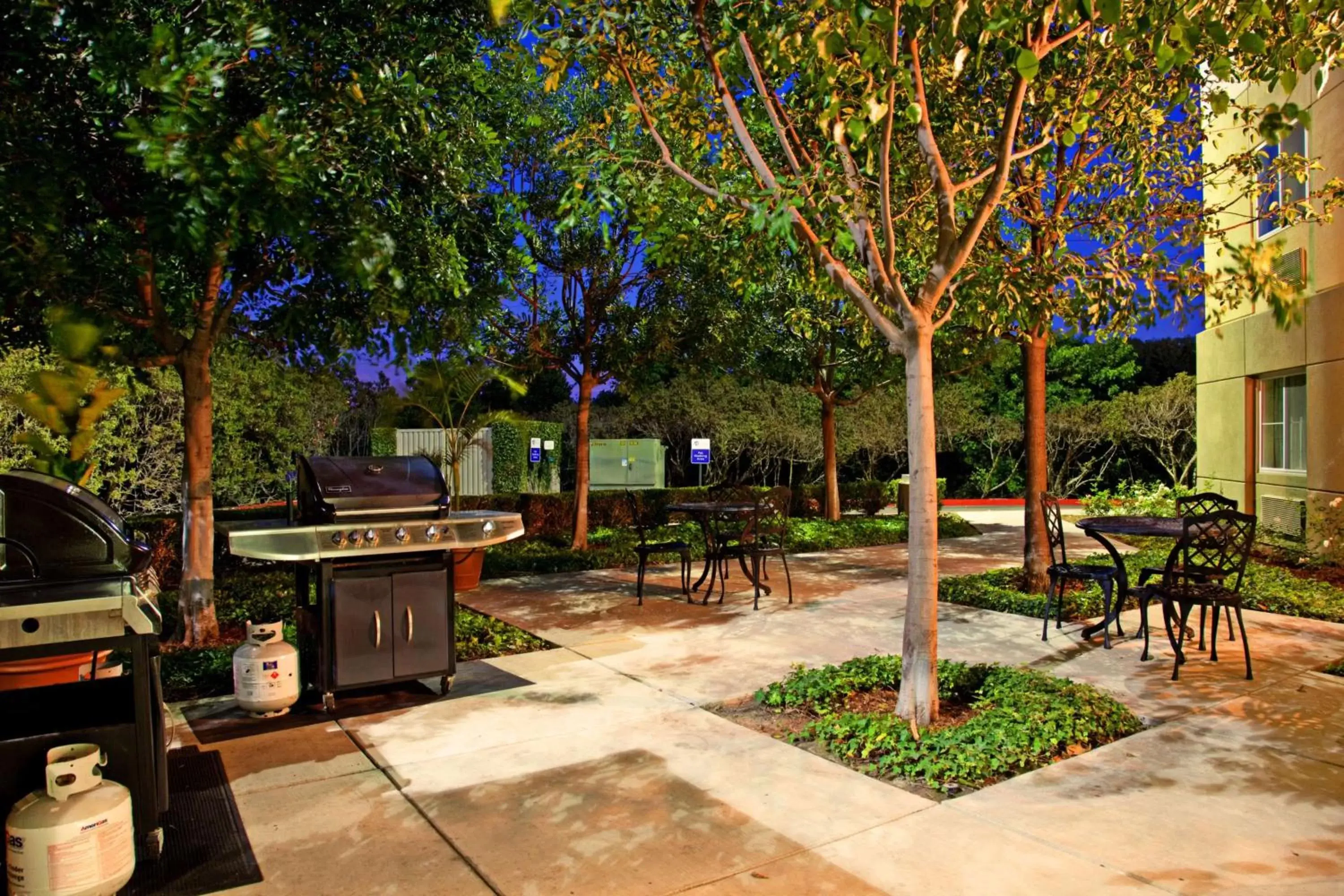 Patio in Sonesta Simply Suites Irvine Spectrum