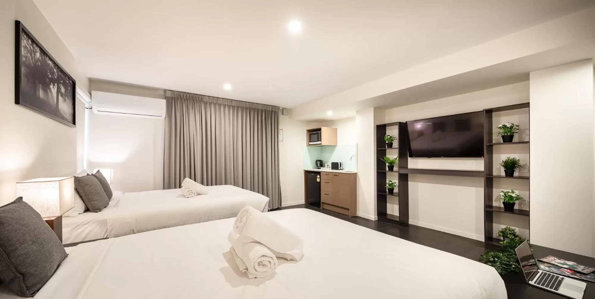 Deluxe Two Double Beds with Kitchenette and Balcony in Ascot Budget Inn & Residences