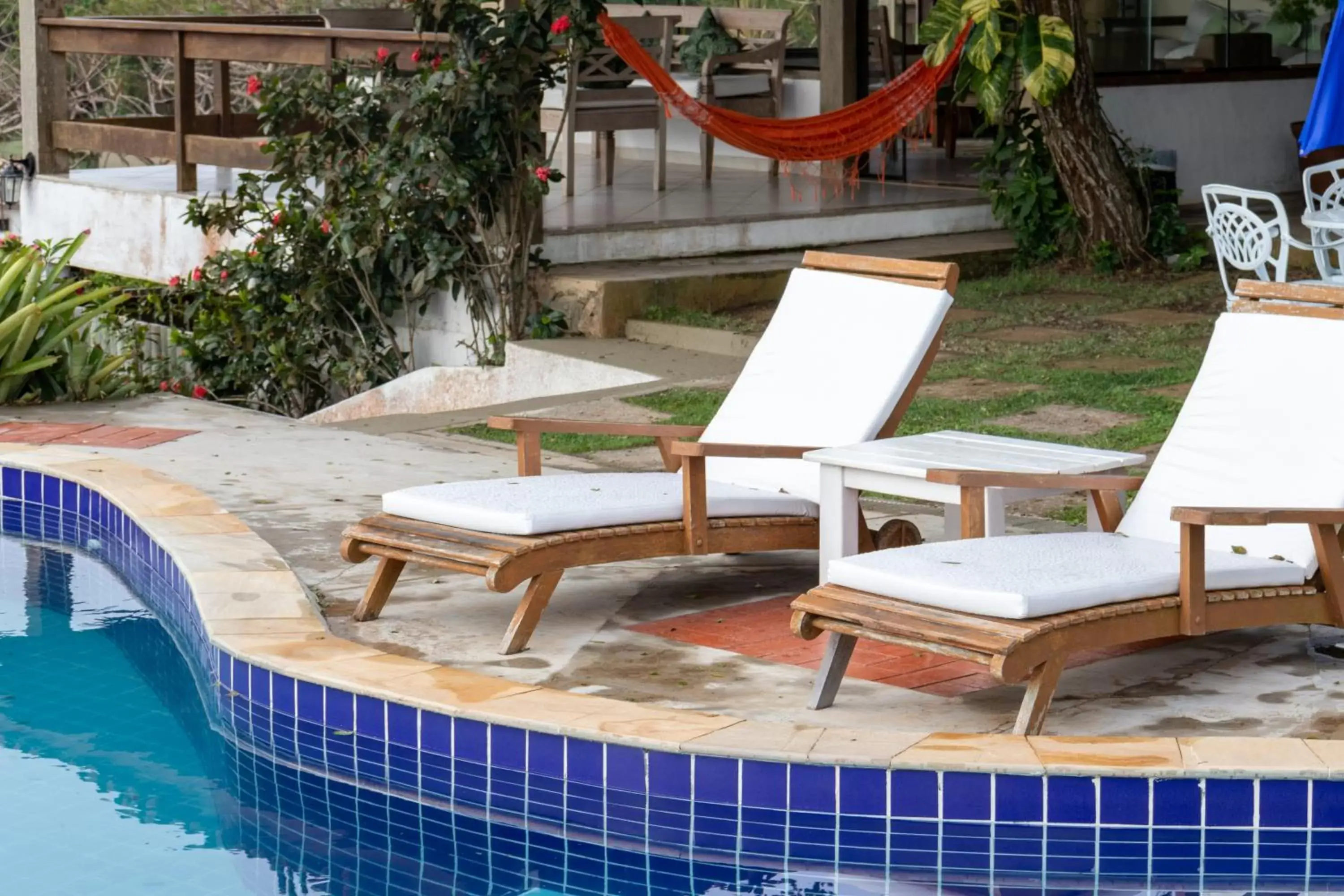 Swimming pool, Patio/Outdoor Area in La Proeza Pousada