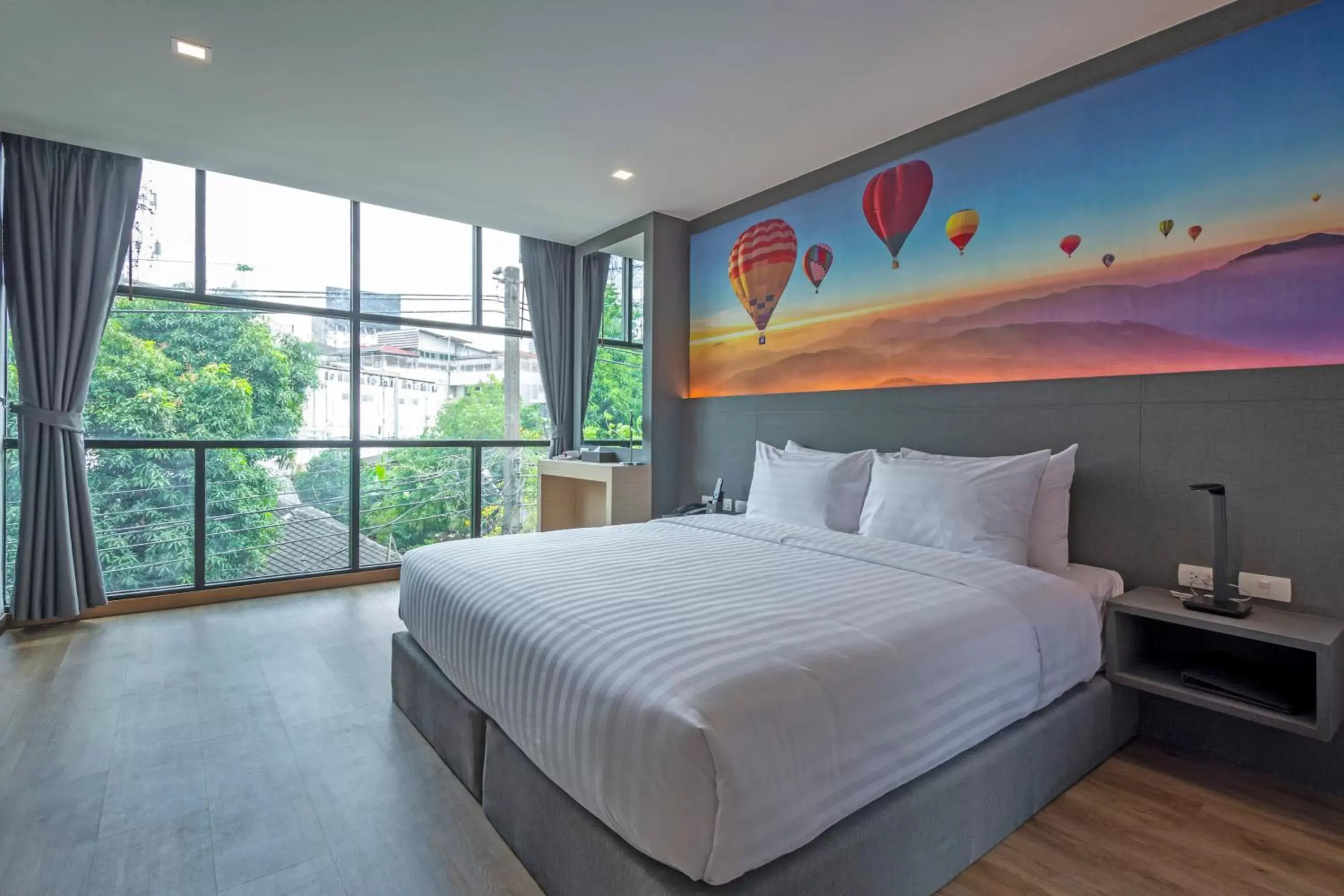 Bed in Hyde Park Hotel Bangkok