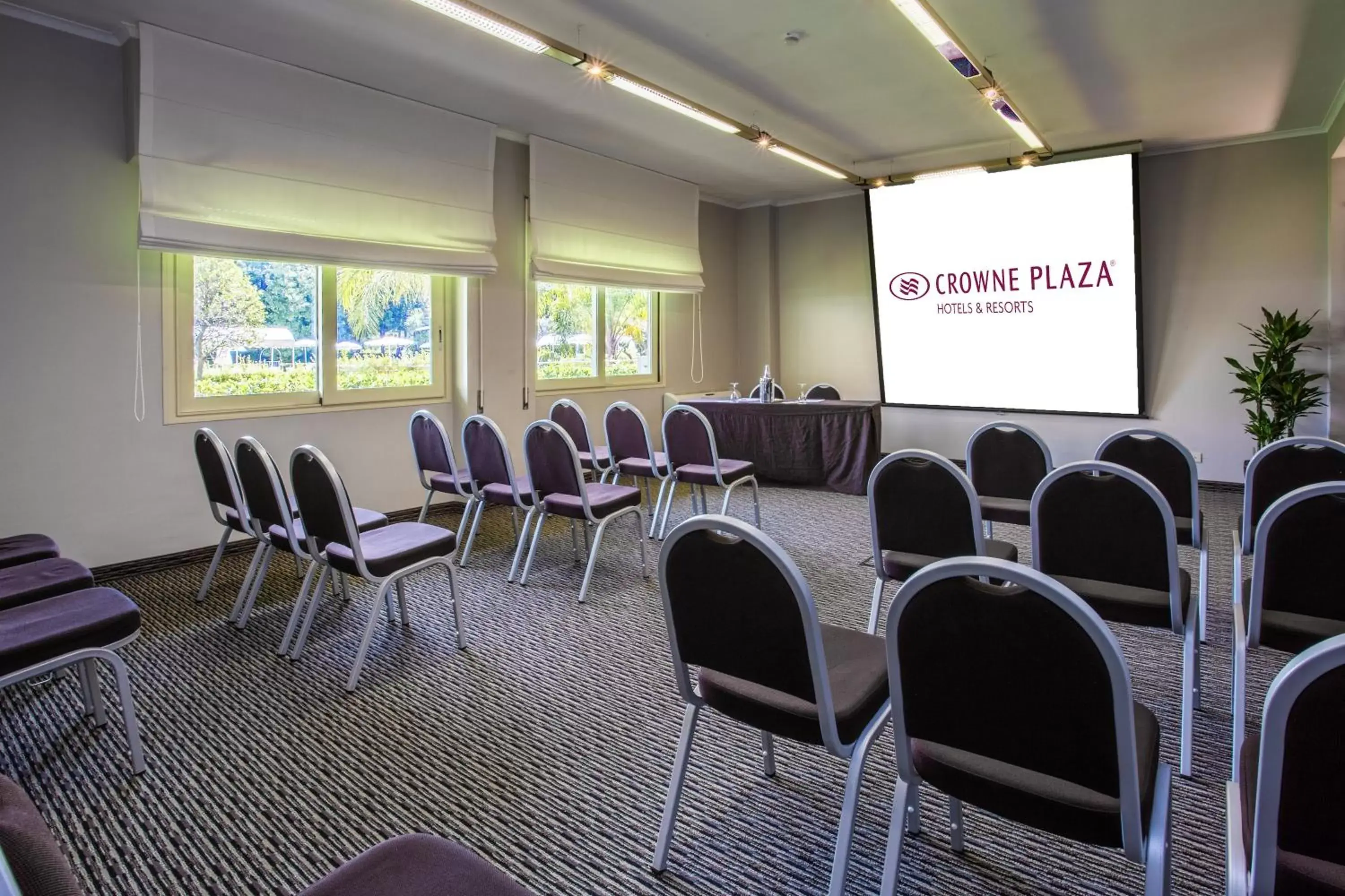 Meeting/conference room in Crowne Plaza Rome St. Peter's, an IHG Hotel