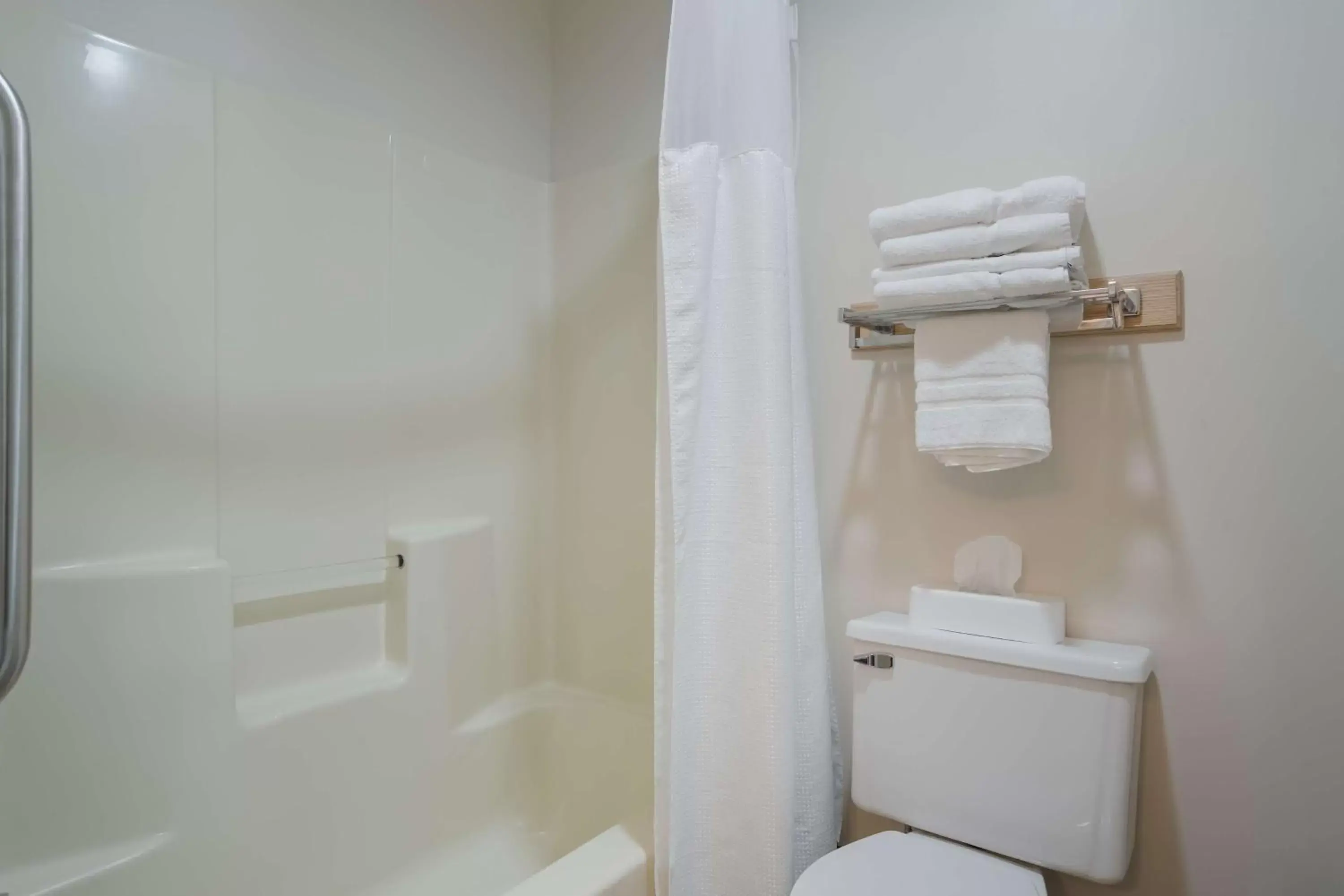 Bathroom in SureStay Plus Hotel by Best Western Elizabethtown Hershey