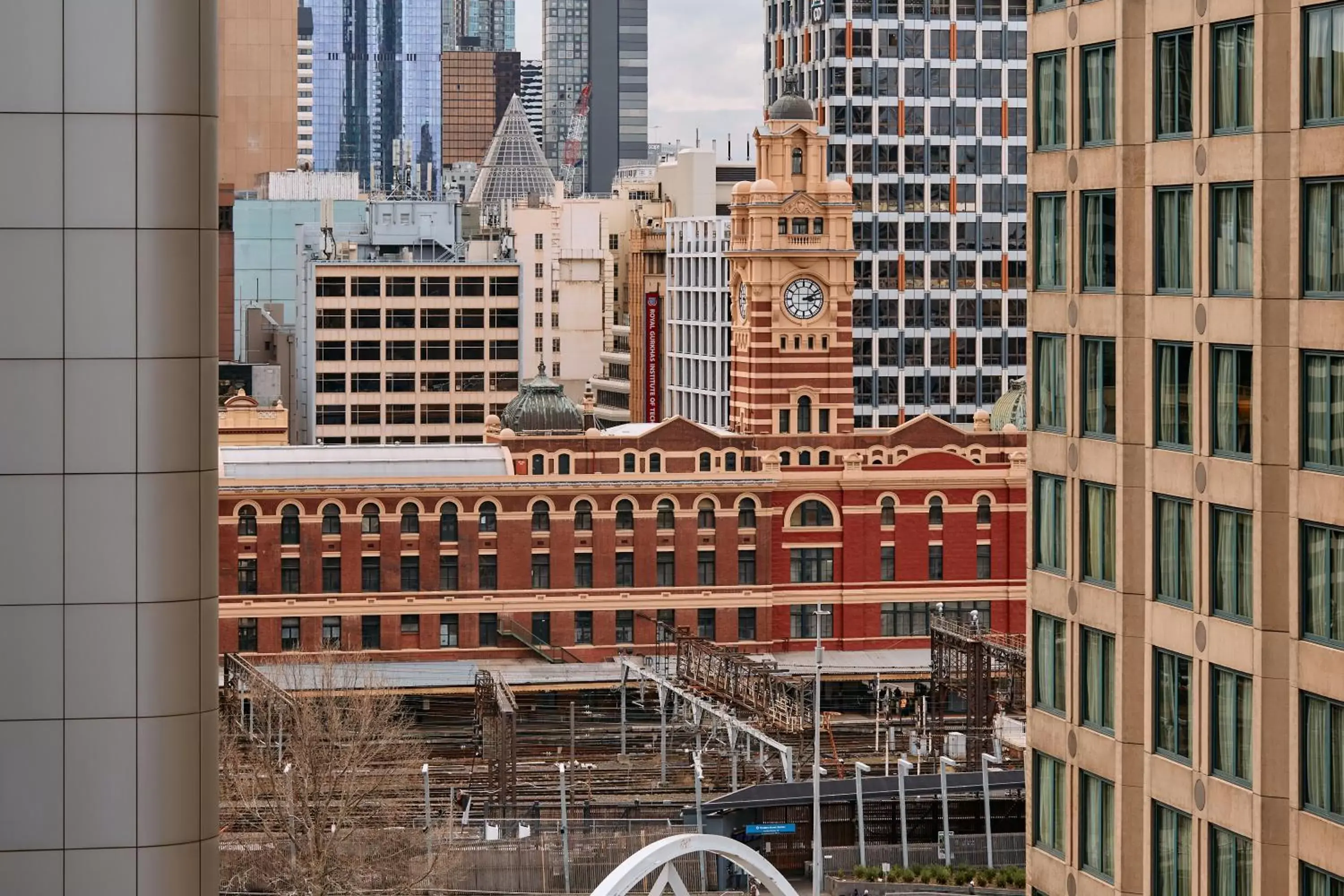 City view in Mercure Melbourne Southbank