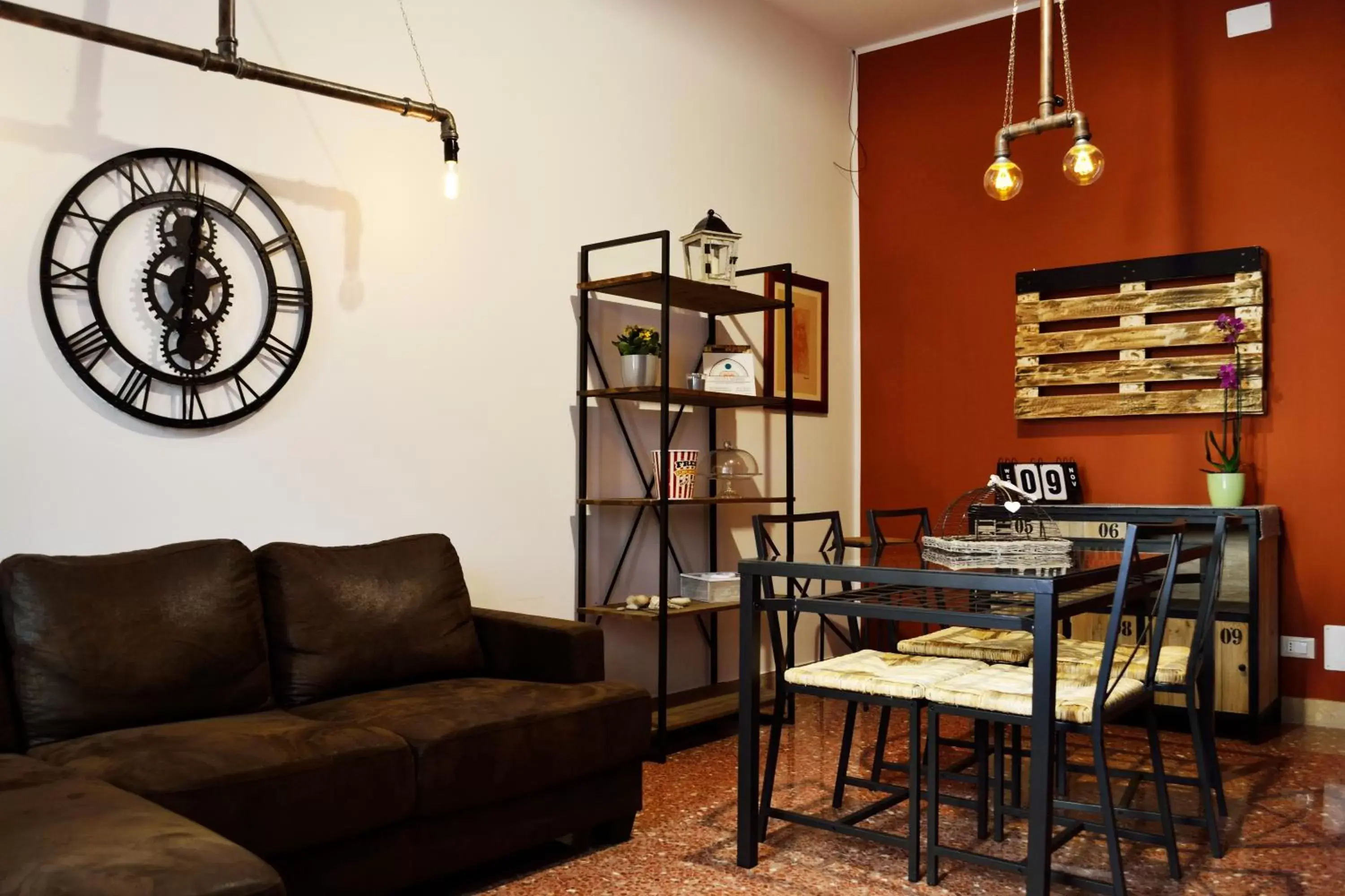 Communal lounge/ TV room in Piazza Marina