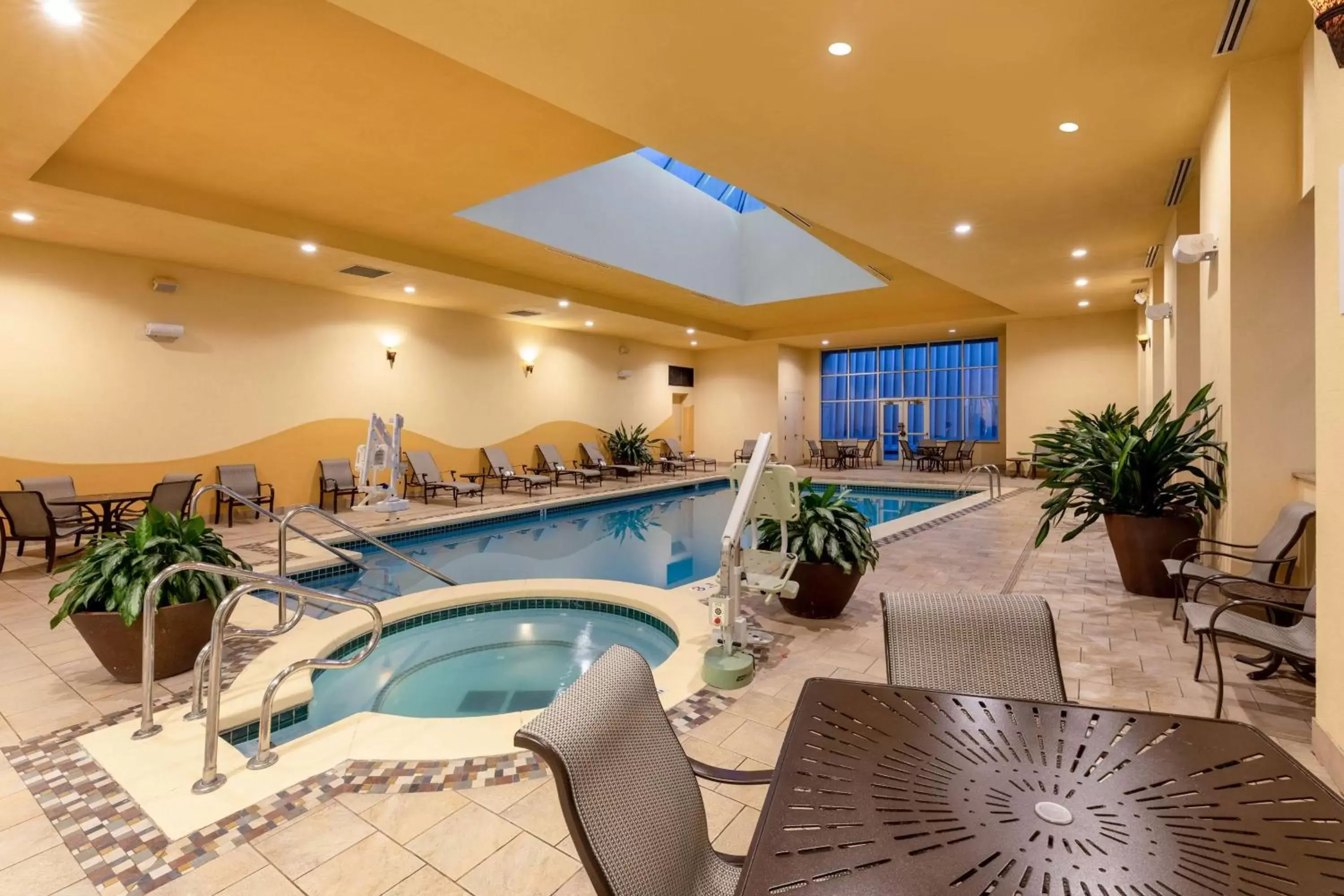 Activities, Swimming Pool in Wyndham Grand Oklahoma City Downtown