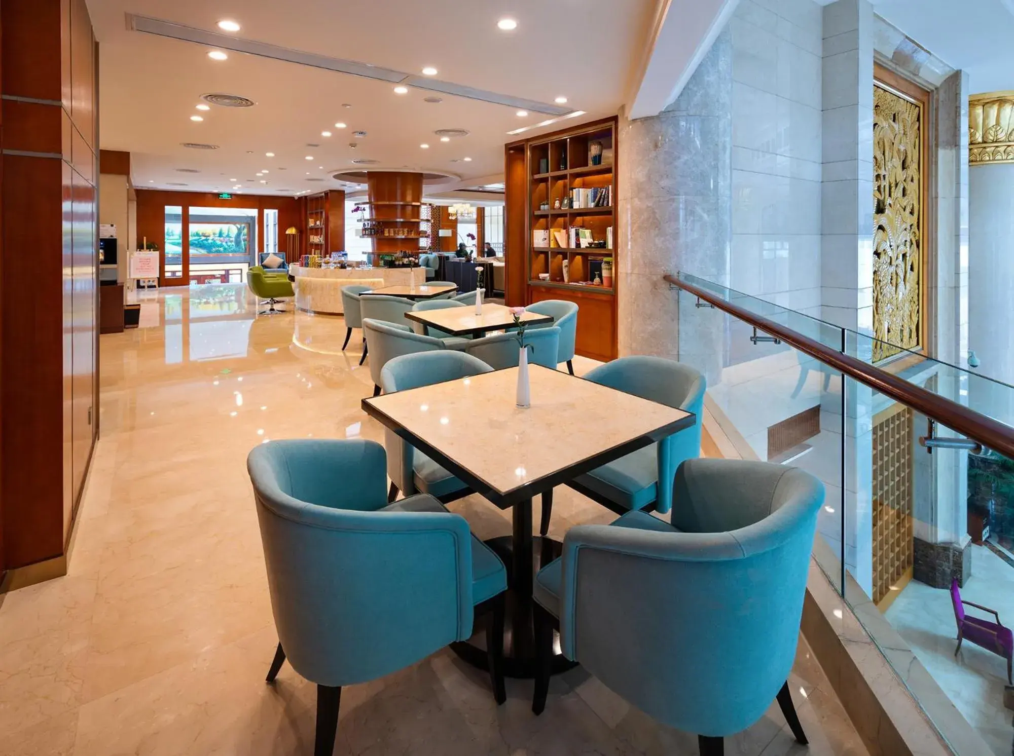 Seating area, Lounge/Bar in Goodview Hotel Sangem Tangxia