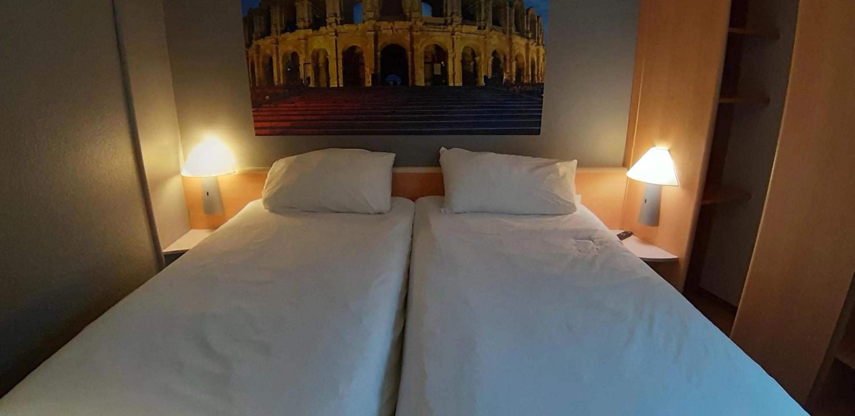 Bed in ibis Arles