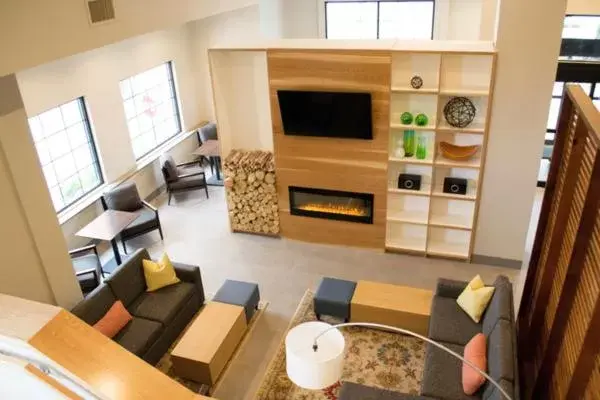 Lobby or reception, Seating Area in Country Inn & Suites by Radisson, Erie, PA