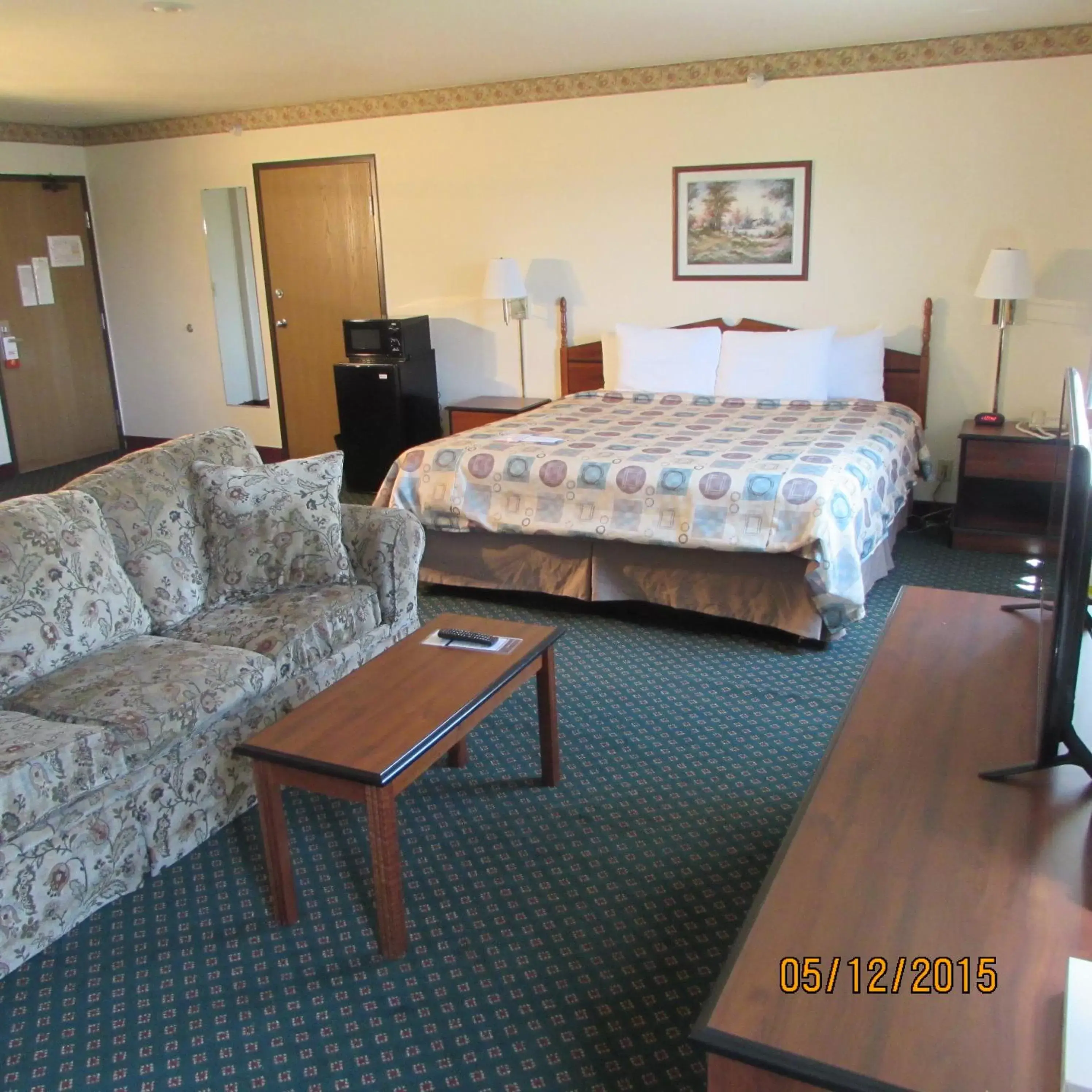 King Studio Suite - Non-Smoking in Super 8 by Wyndham Omaha Eppley Airport/Carter Lake