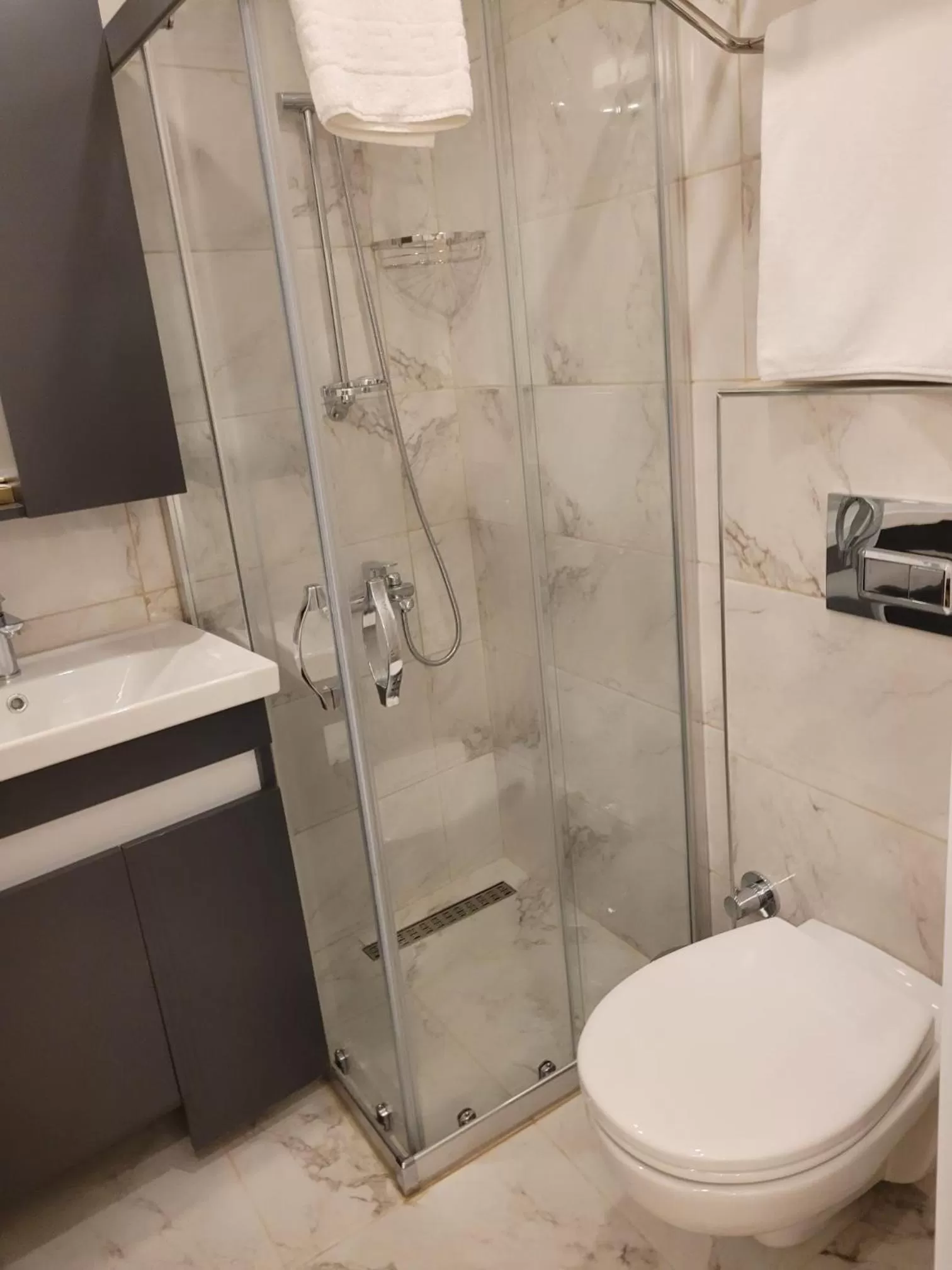 Bathroom in Mr BEYAZ HOTEL