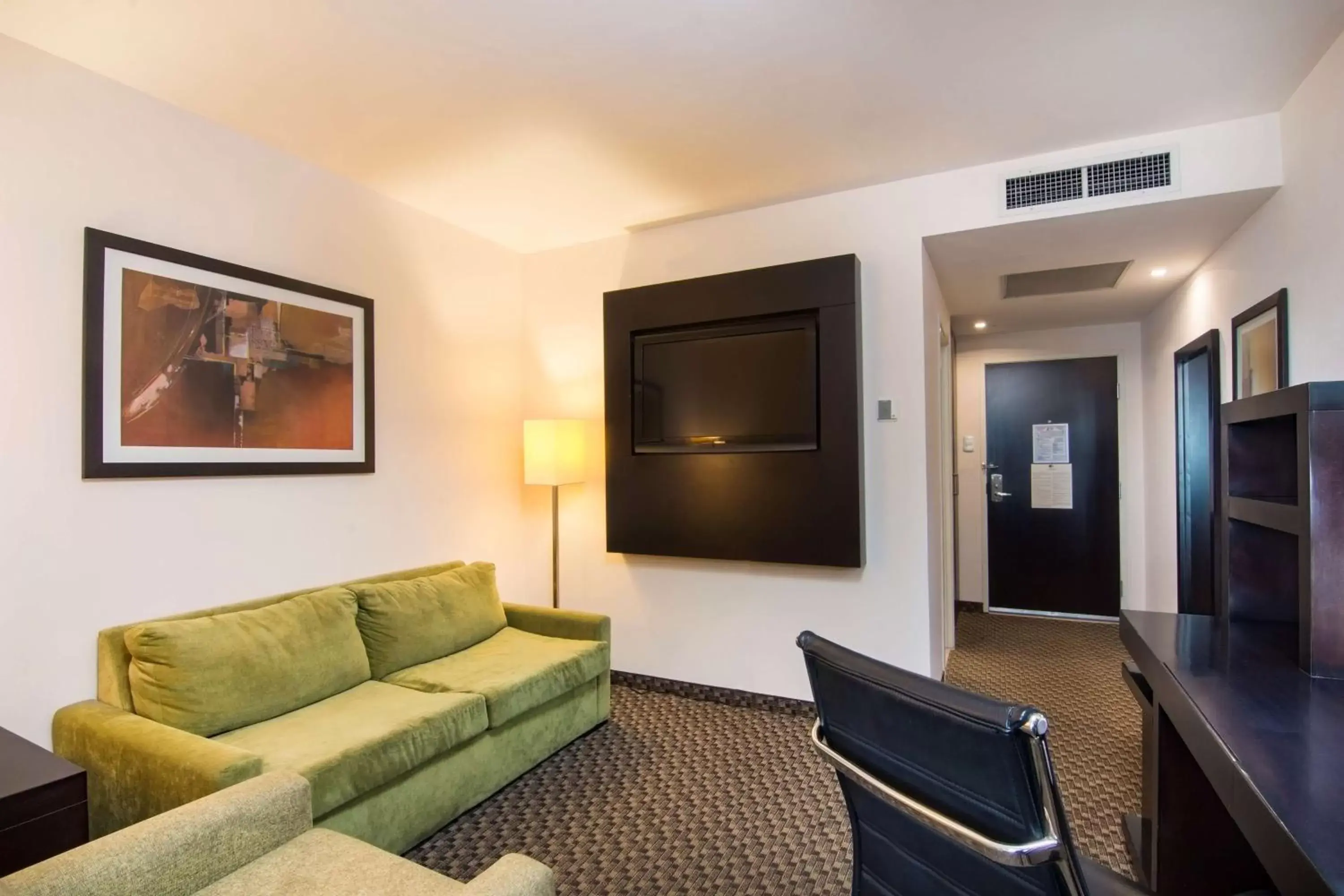 Living room, Seating Area in DoubleTree by Hilton Queretaro