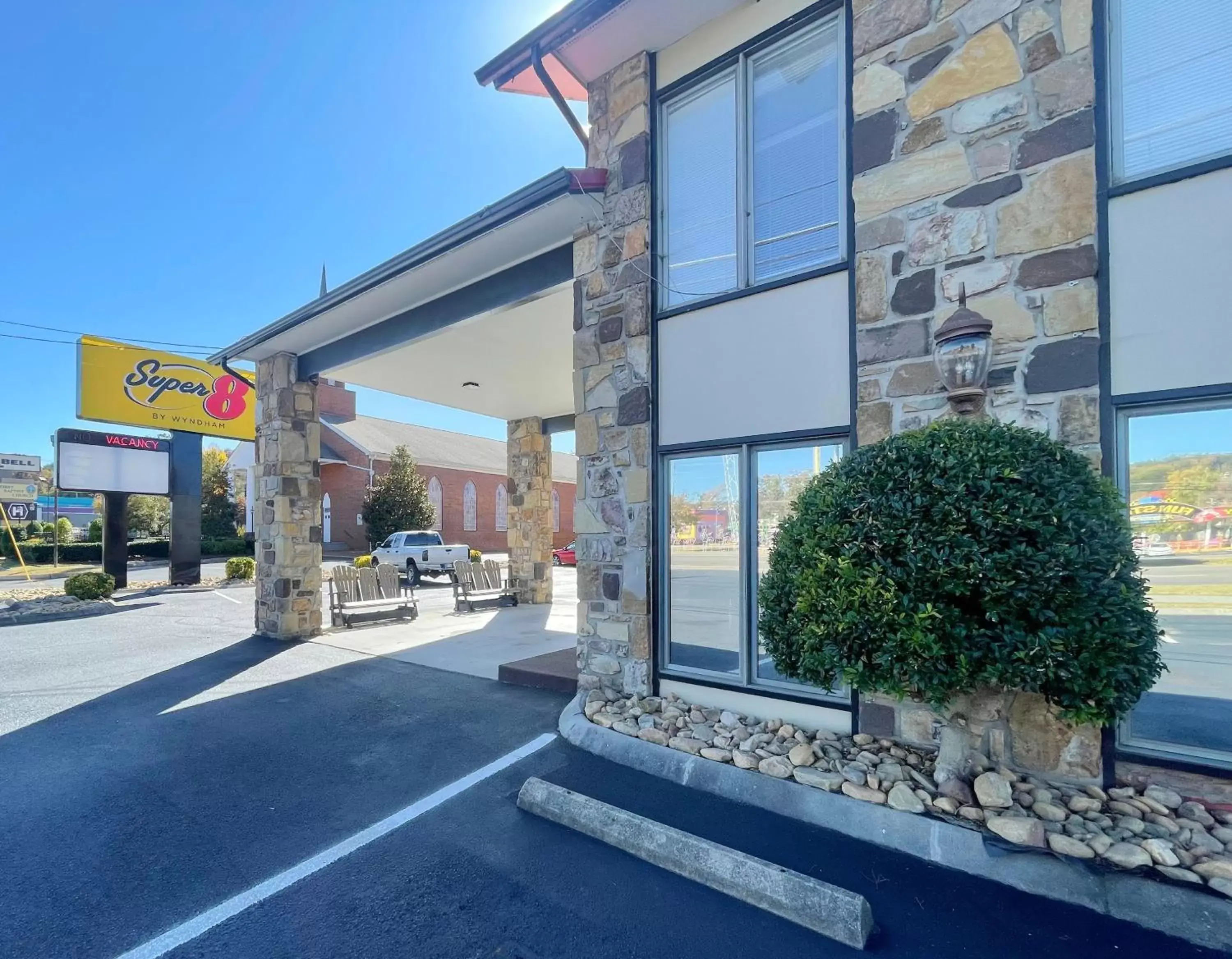 Property building in Super 8 by Wyndham Pigeon Forge Downtown Property building in Super 8 by Wyndham Pigeon Forge Downtown