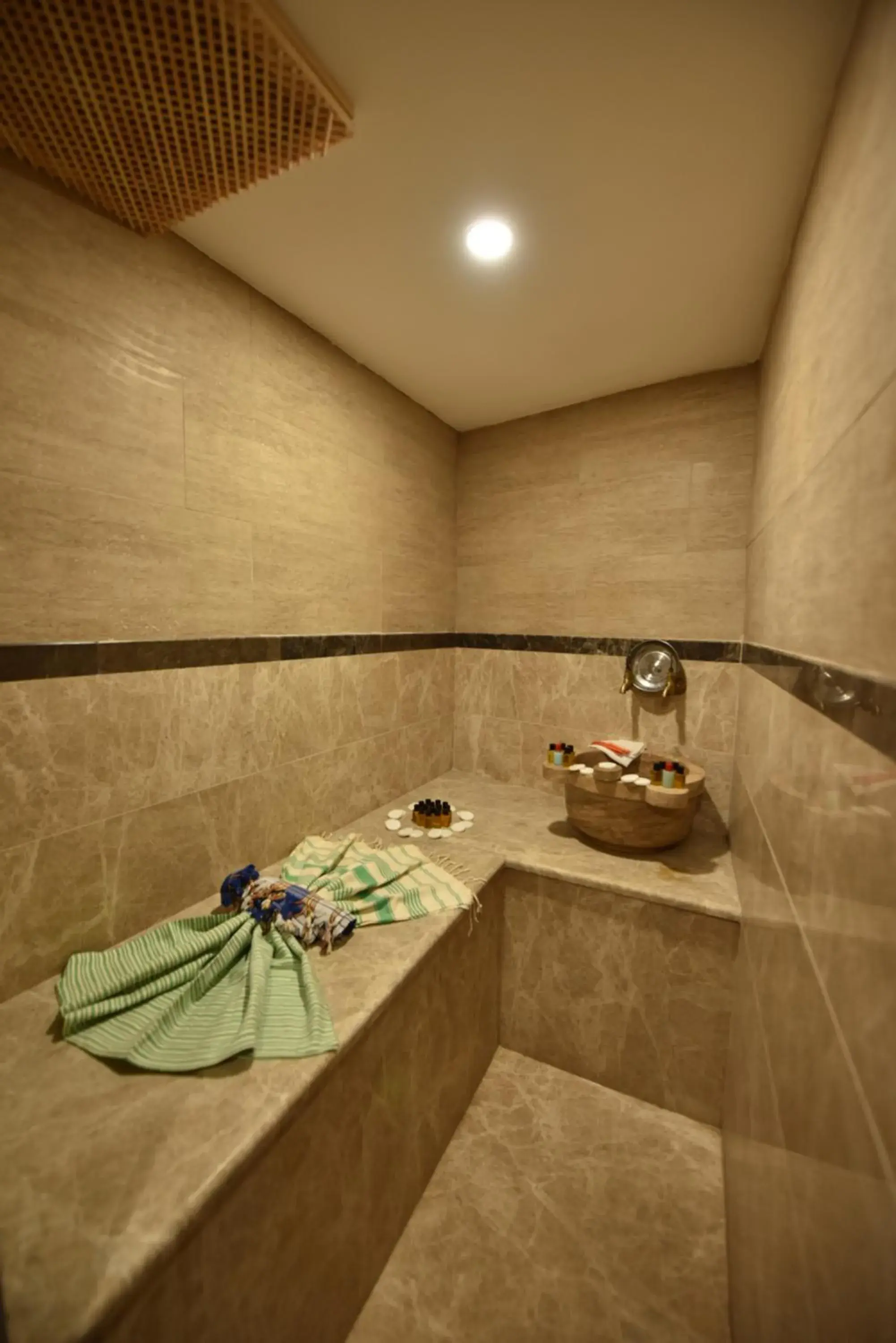 Spa and wellness centre/facilities, Bathroom in Sunlight Hotel & SPA