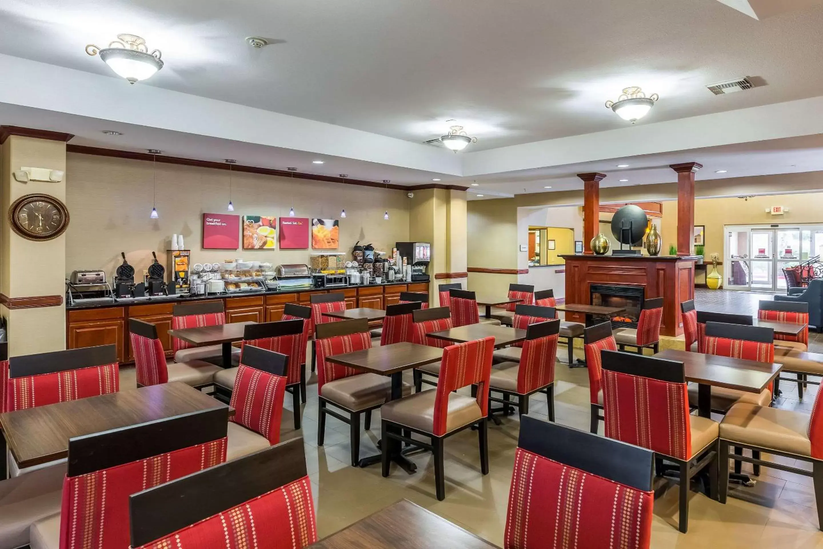 Restaurant/Places to Eat in Comfort Suites Galveston