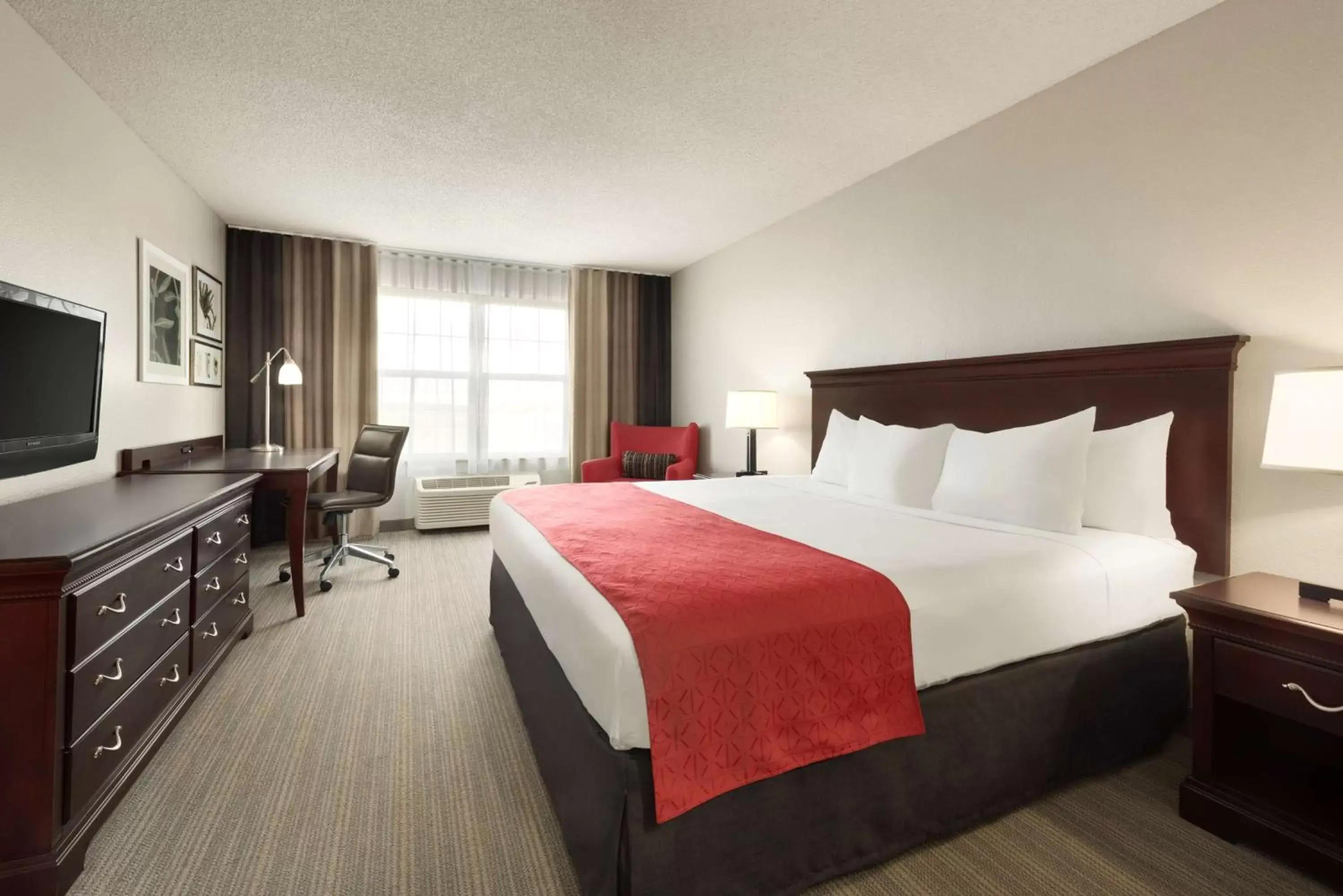 Photo of the whole room, Bed in Country Inn & Suites by Radisson, Kansas City at Village West, KS