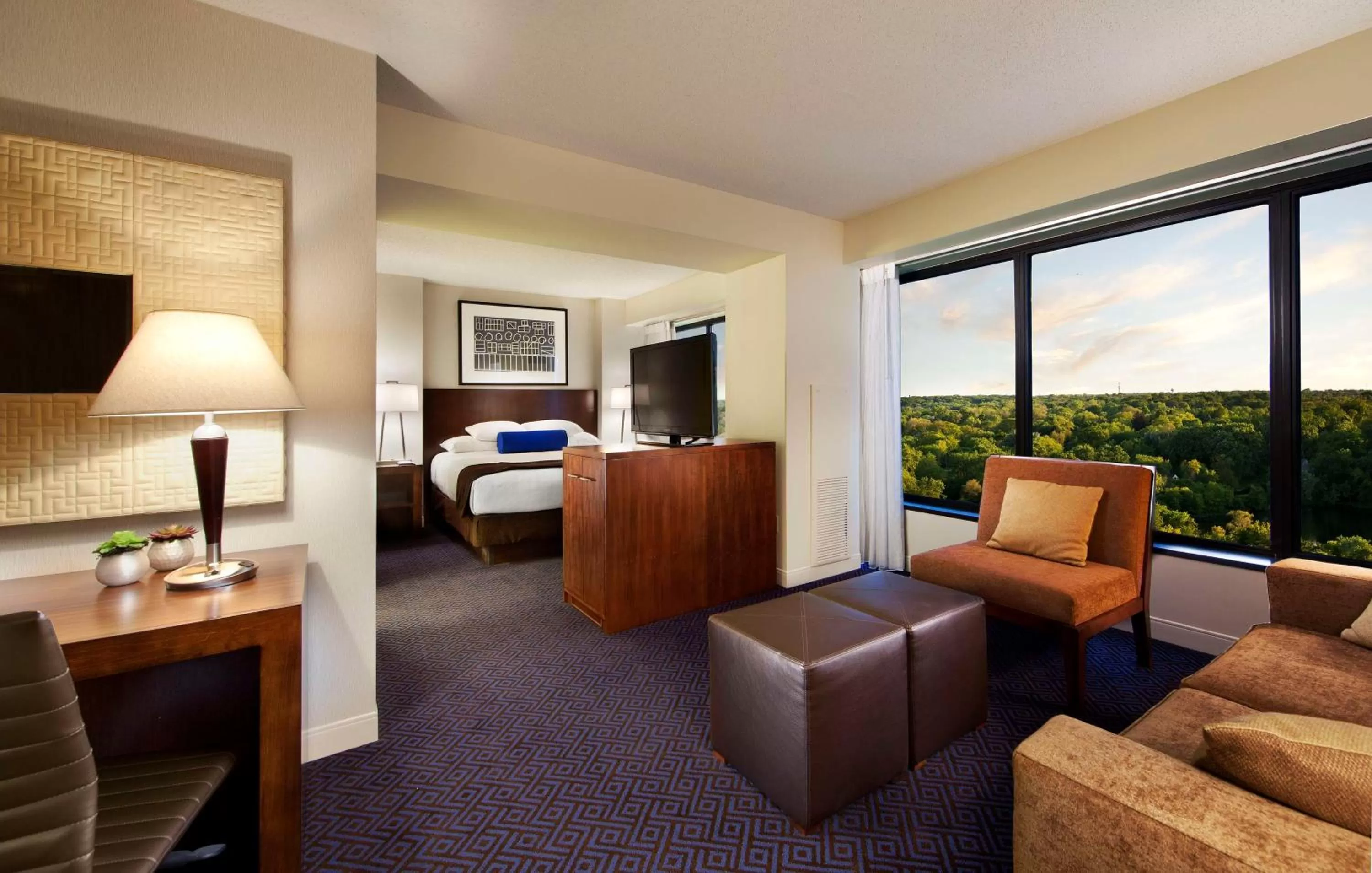 Bedroom, Bed in Hyatt Regency Lisle near Naperville