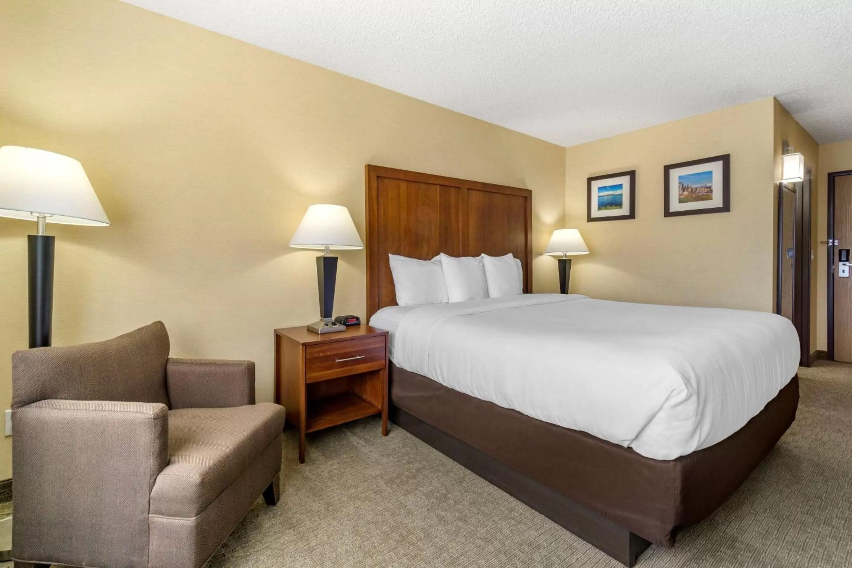 King Room - Non-Smoking in Comfort Inn & Suites Bothell - Seattle North