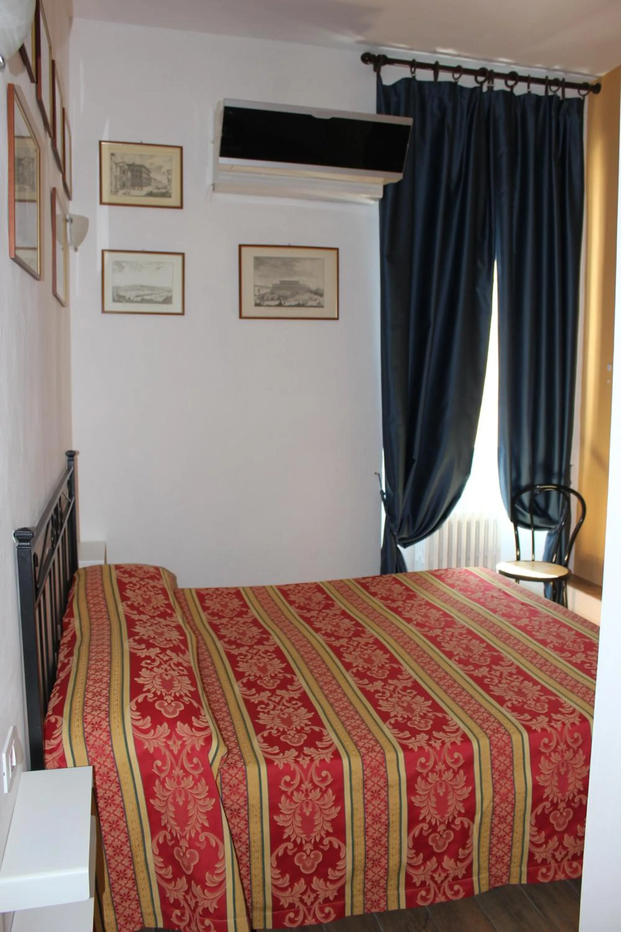 Photo of the whole room, Bed in Hotel San Lorenzo