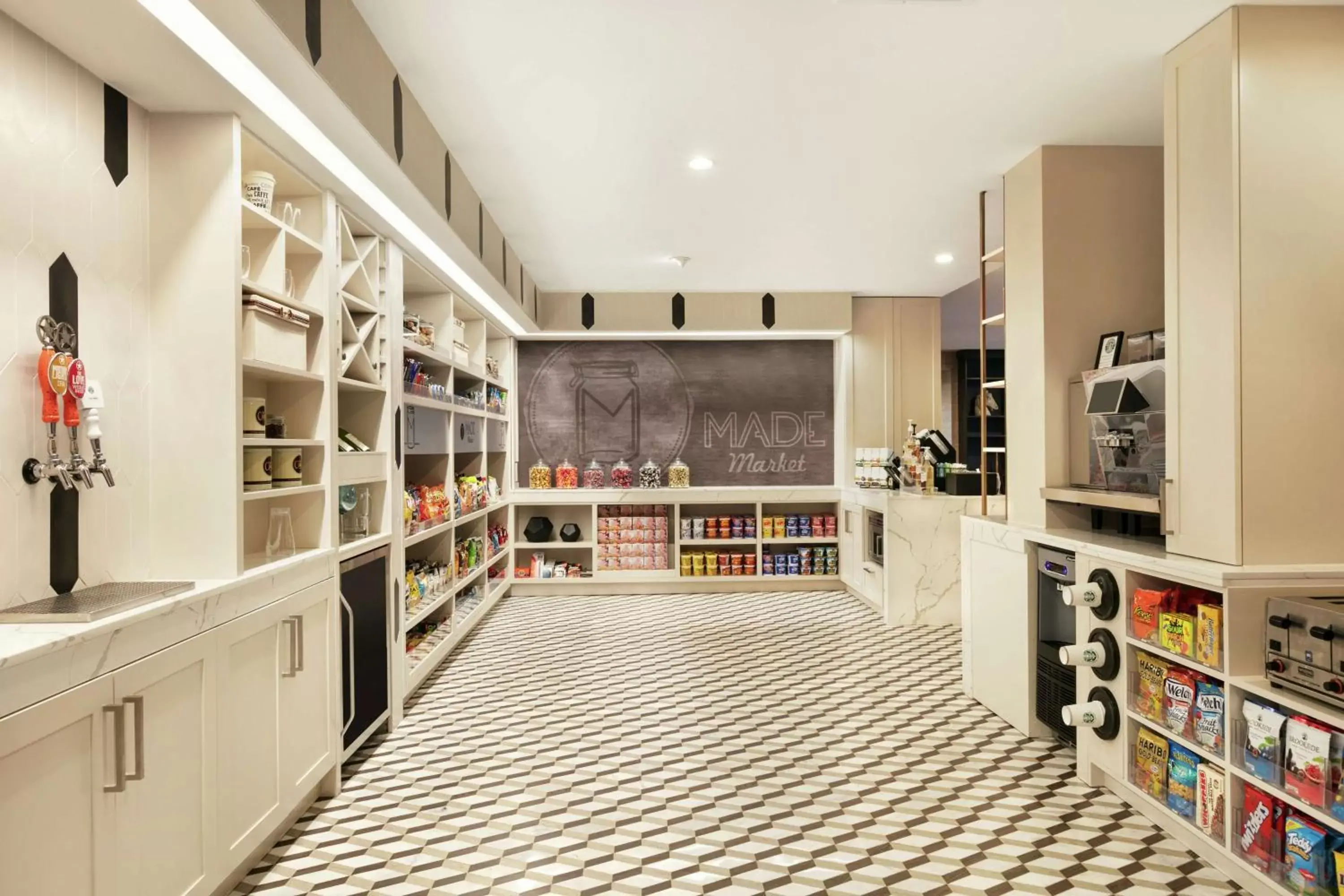 Restaurant/places to eat in DoubleTree by Hilton McLean Tysons Restaurant/places to eat in DoubleTree by Hilton McLean Tysons