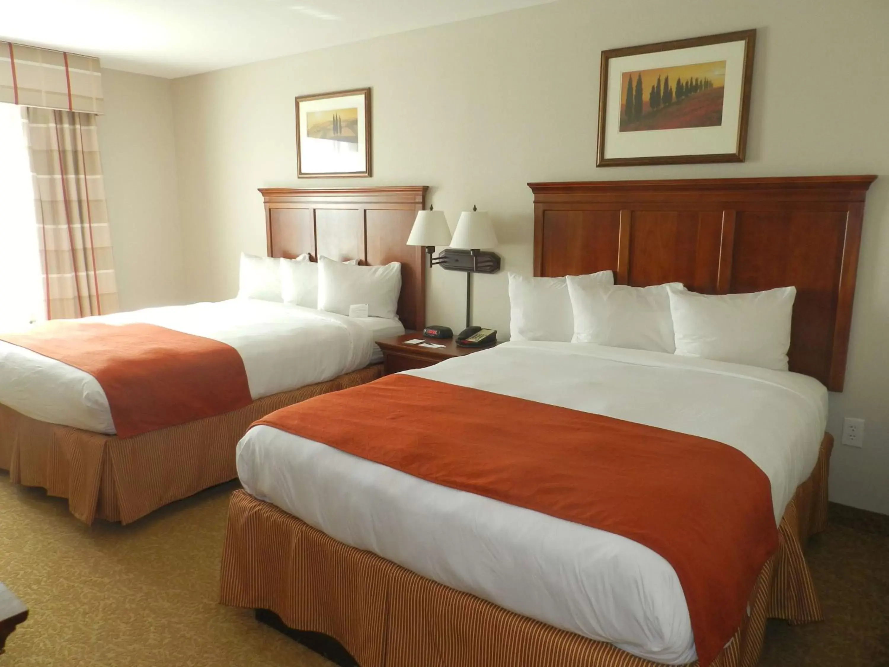 Photo of the whole room, Bed in Country Inn & Suites by Radisson, Braselton, GA