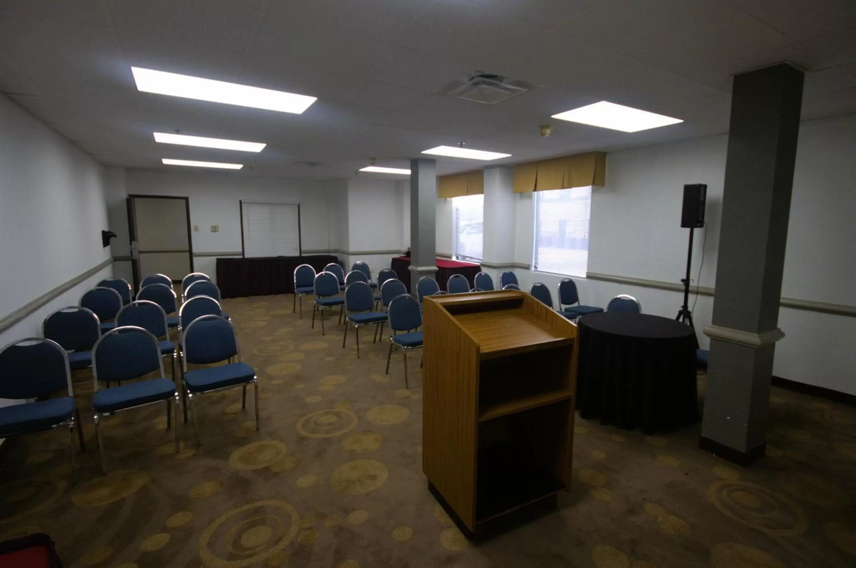 Meeting/conference room in Atrium Hotel and Suites DFW Airport