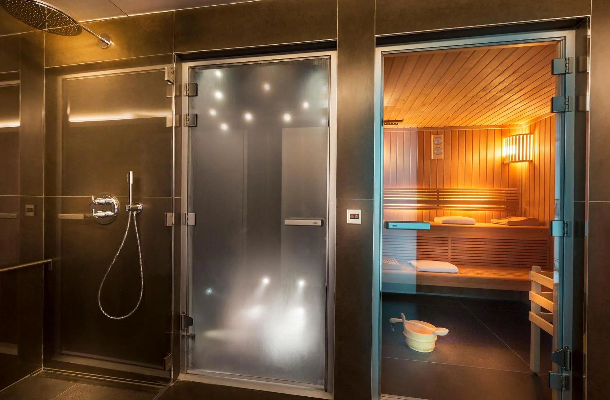 Steam room in Hôtel Molière