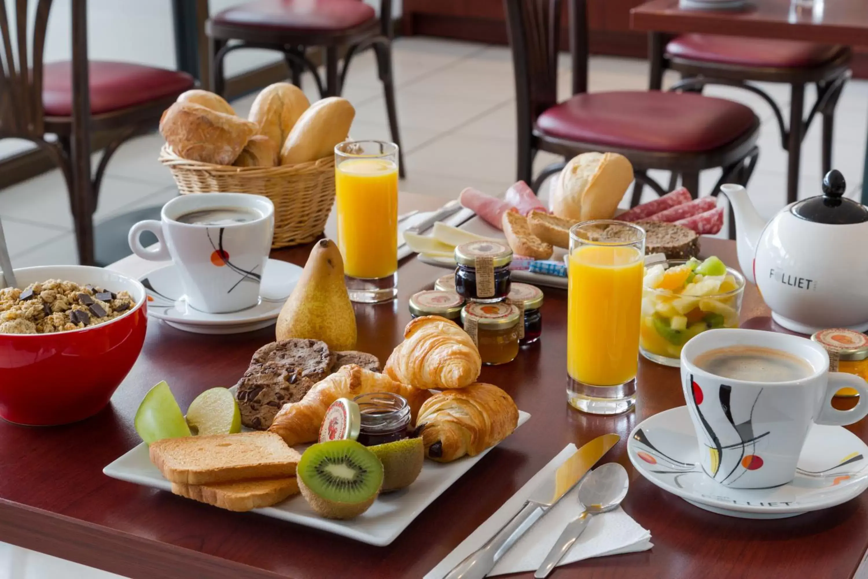 Restaurant/places to eat, Breakfast in The Originals City, Hôtel Hélios, Roanne Nord (Inter-Hotel)