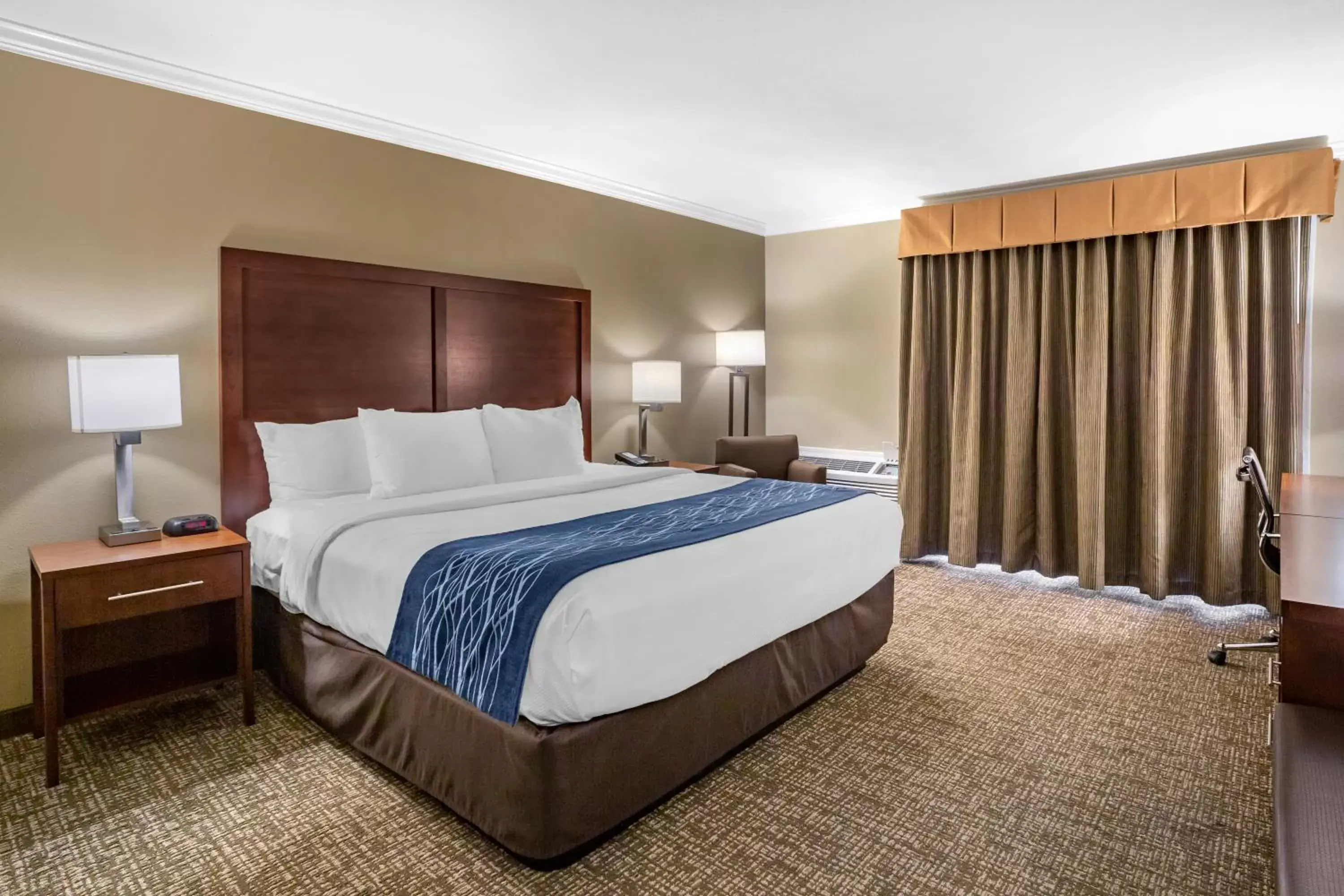 Bedroom, Bed in Comfort Inn Sunnyvale – Silicon Valley