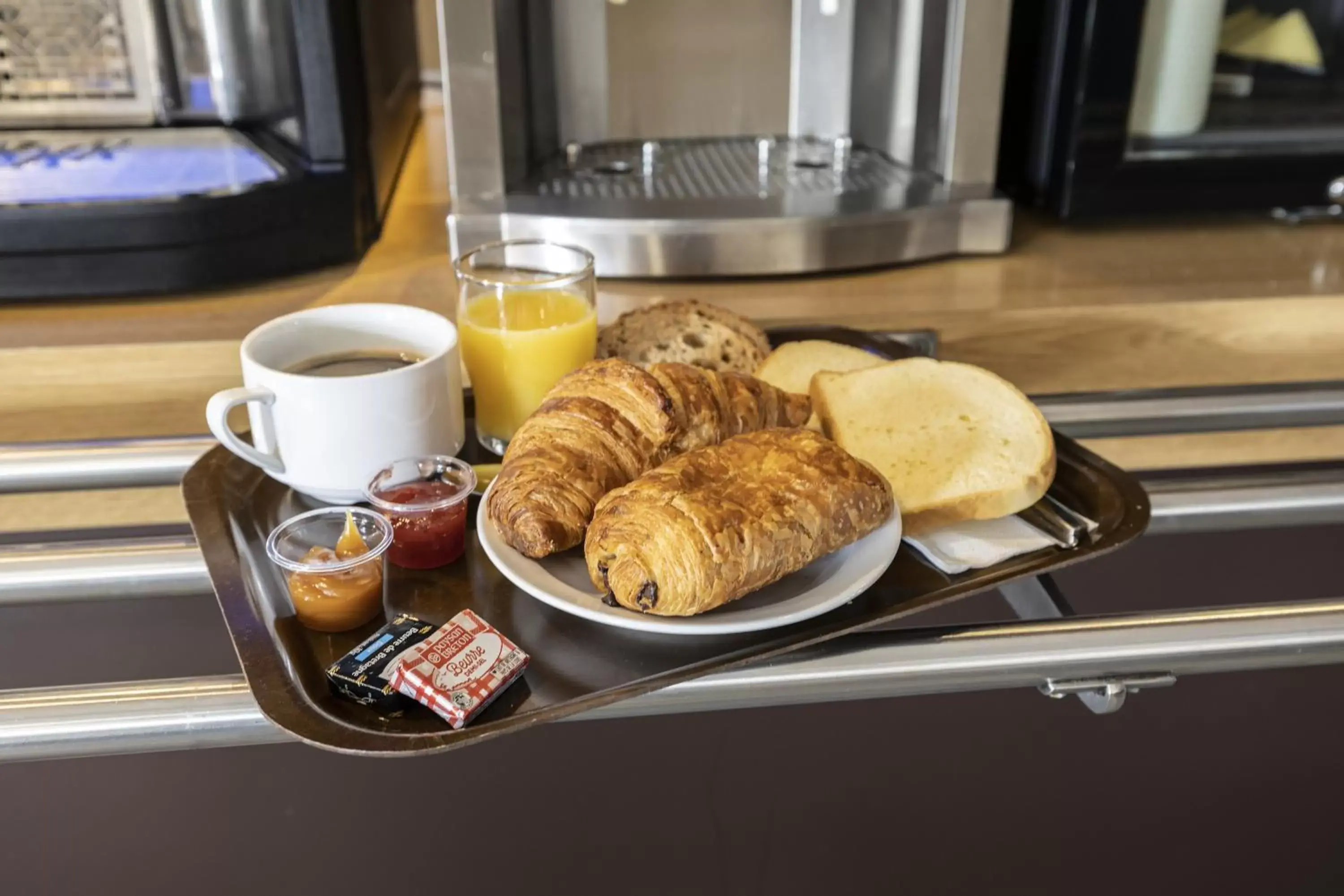 Breakfast in B&B HOTEL Perpignan Sud Porte d'Espagne