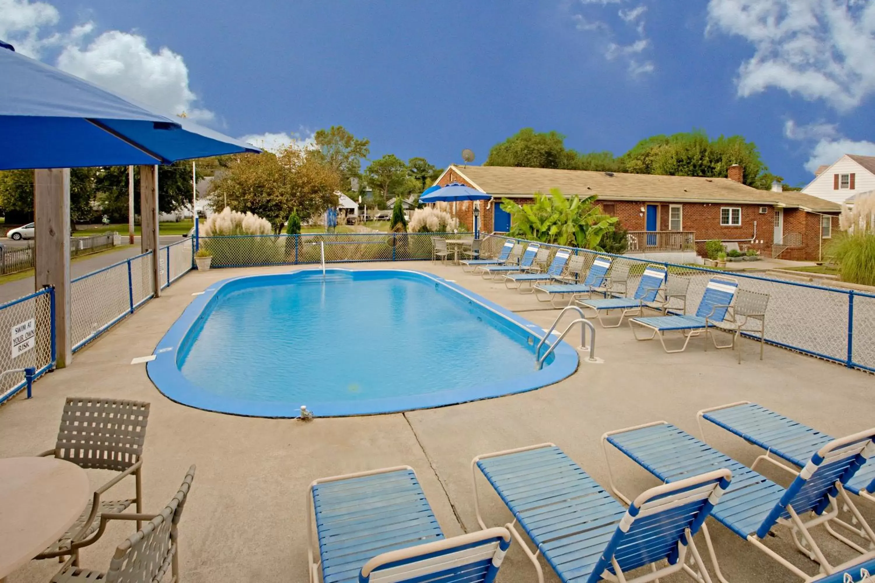 Day, Swimming Pool in Americas Best Value Inn Chincoteague