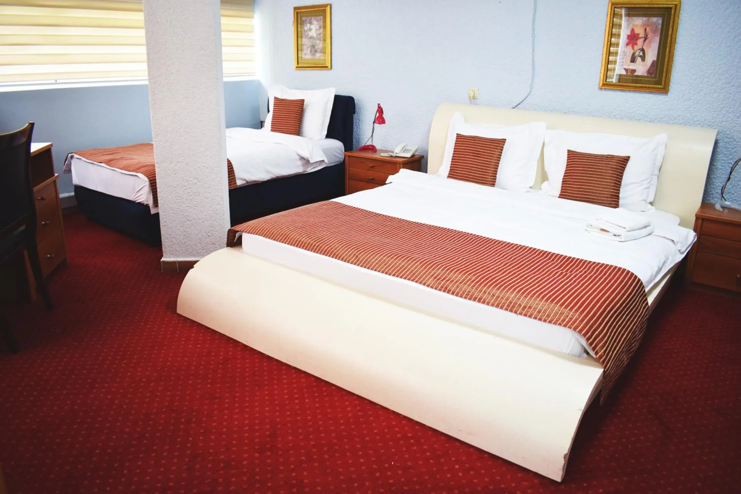 Bed in Hotel Aristocrat & Fish Restaurant