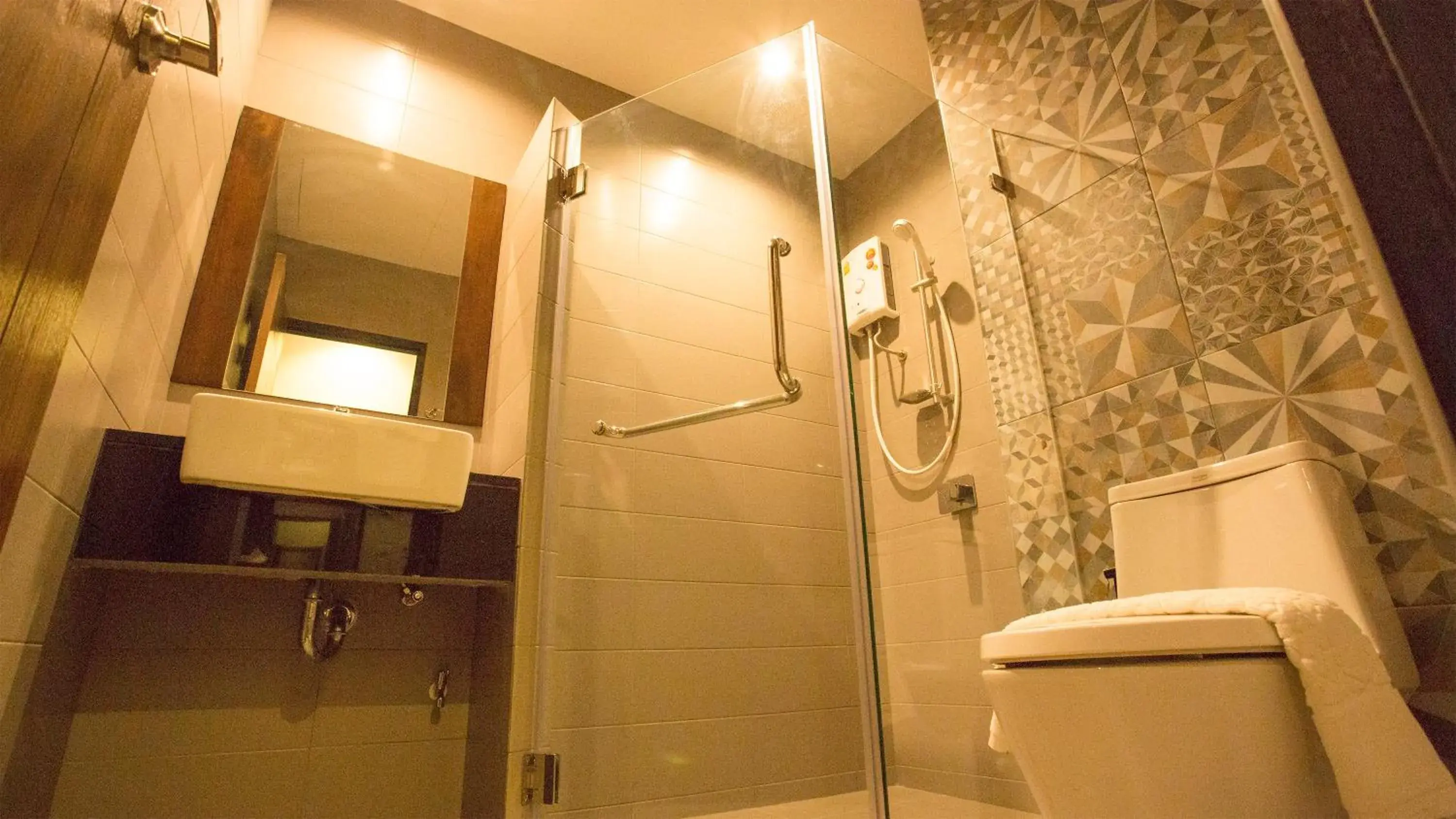 Photo of the whole room, Bathroom in Aziss Boutique Hotel (SHA Extra Plus)