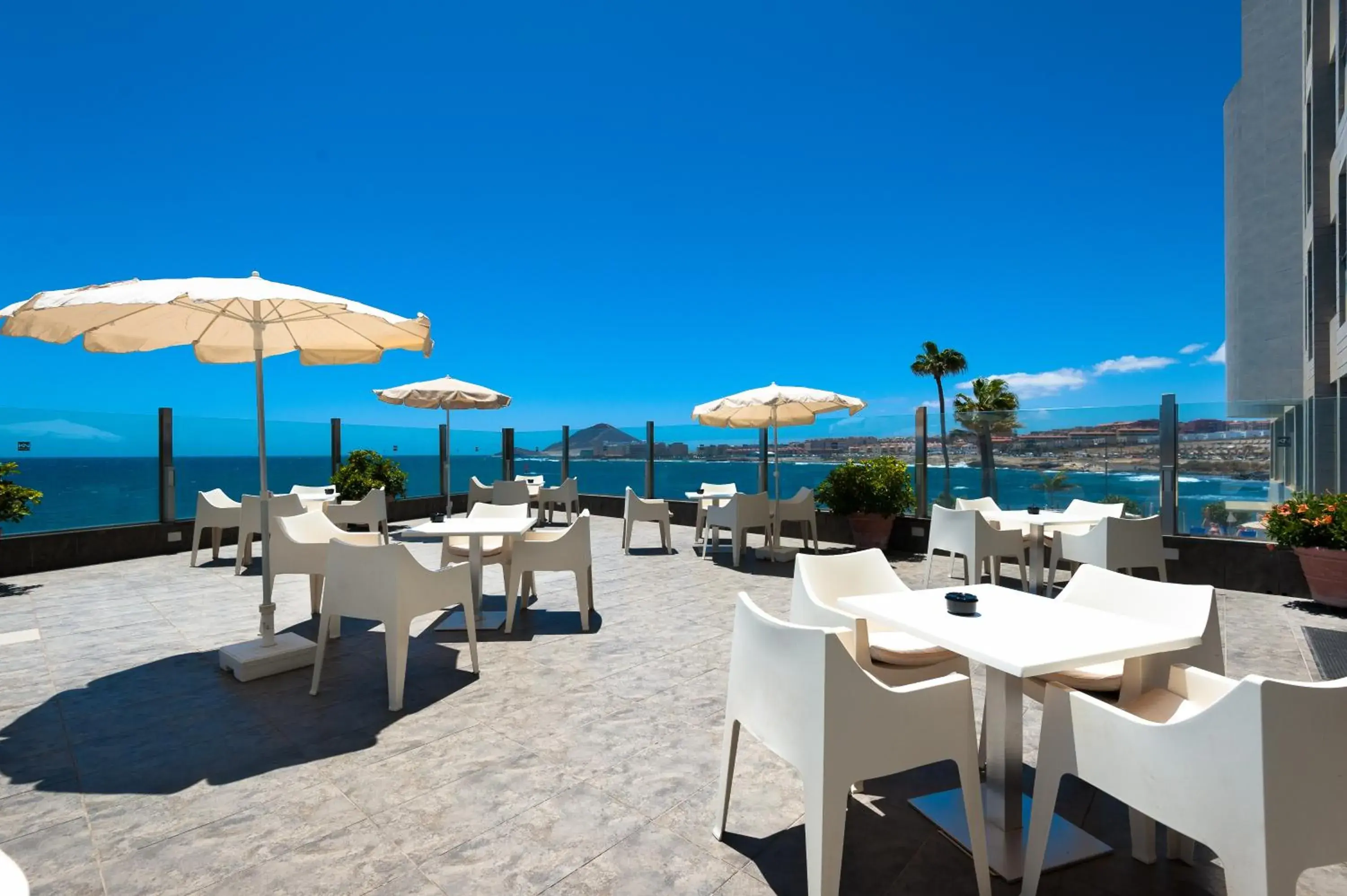 Lounge or bar in Kn Hotel Arenas del Mar Adults Only