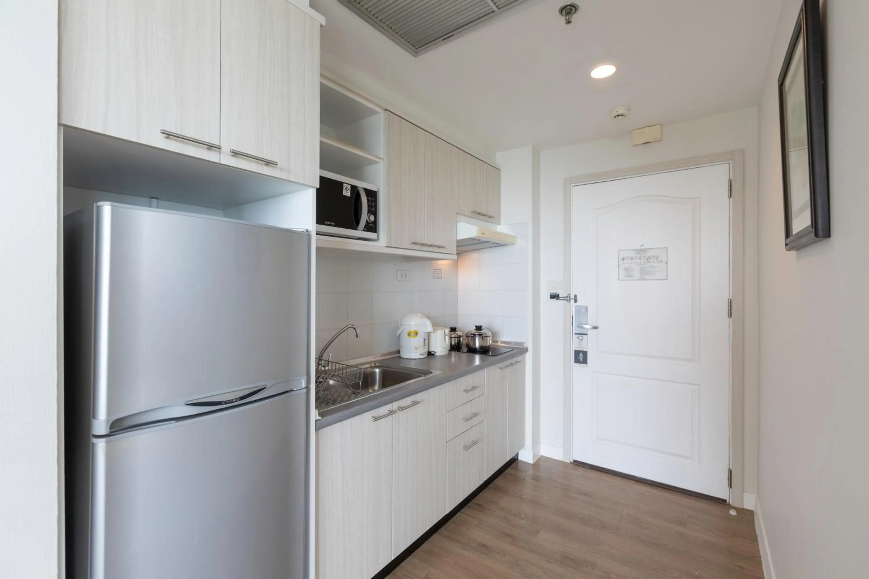 Kitchen or kitchenette in Kantary Bay Hotel And Serviced Apartment Rayong