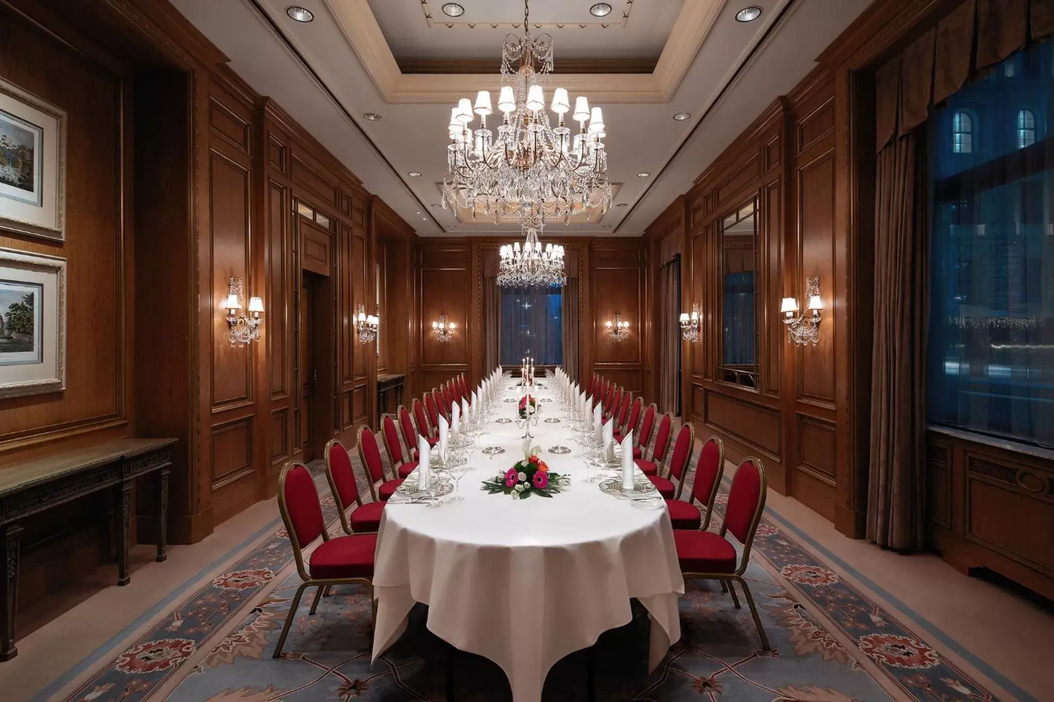Meeting/conference room, Restaurant/Places to Eat in Regent Berlin, an IHG Hotel