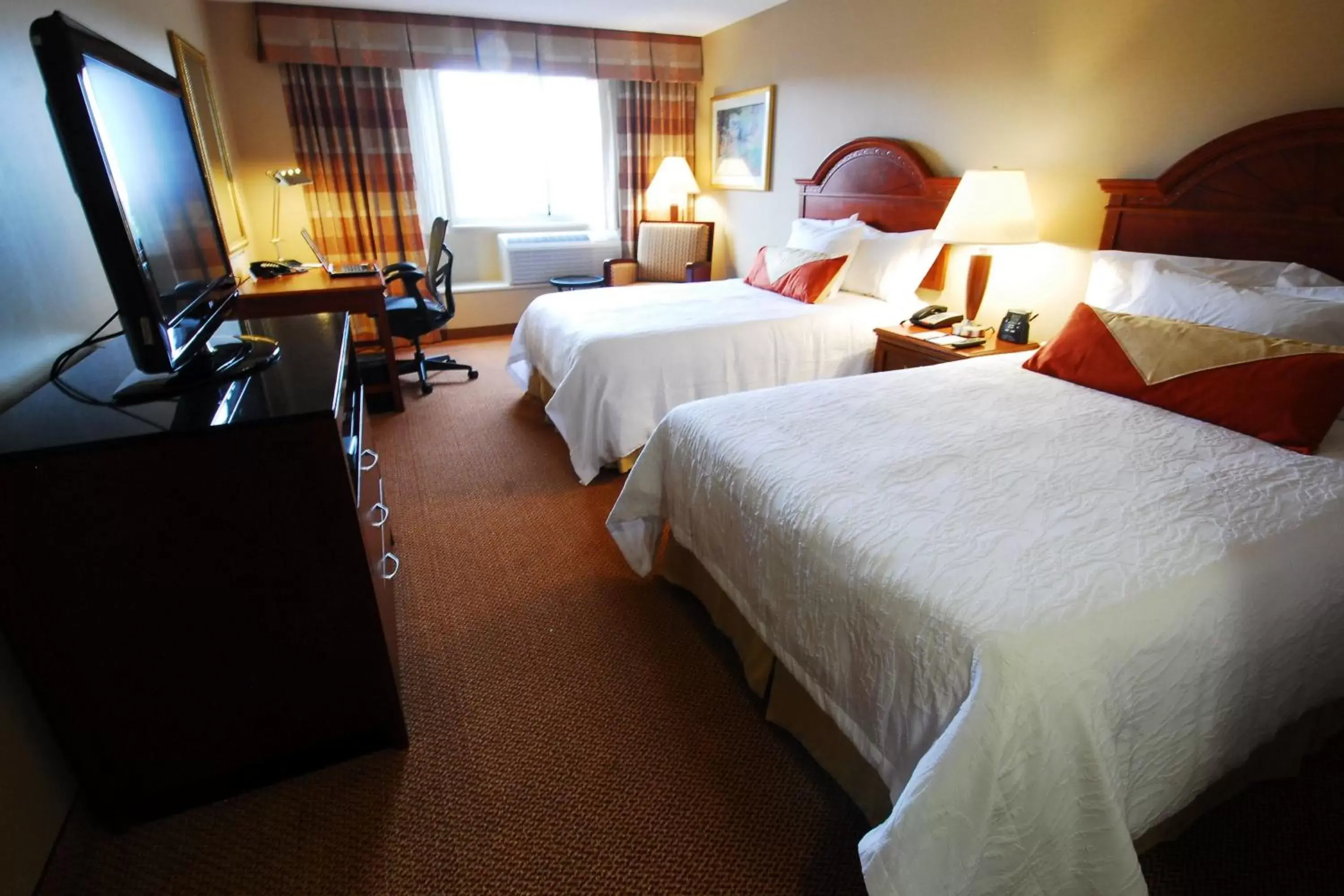 Photo of the whole room, Bed in The Bayshore Hotel San Francisco Airport - Burlingame