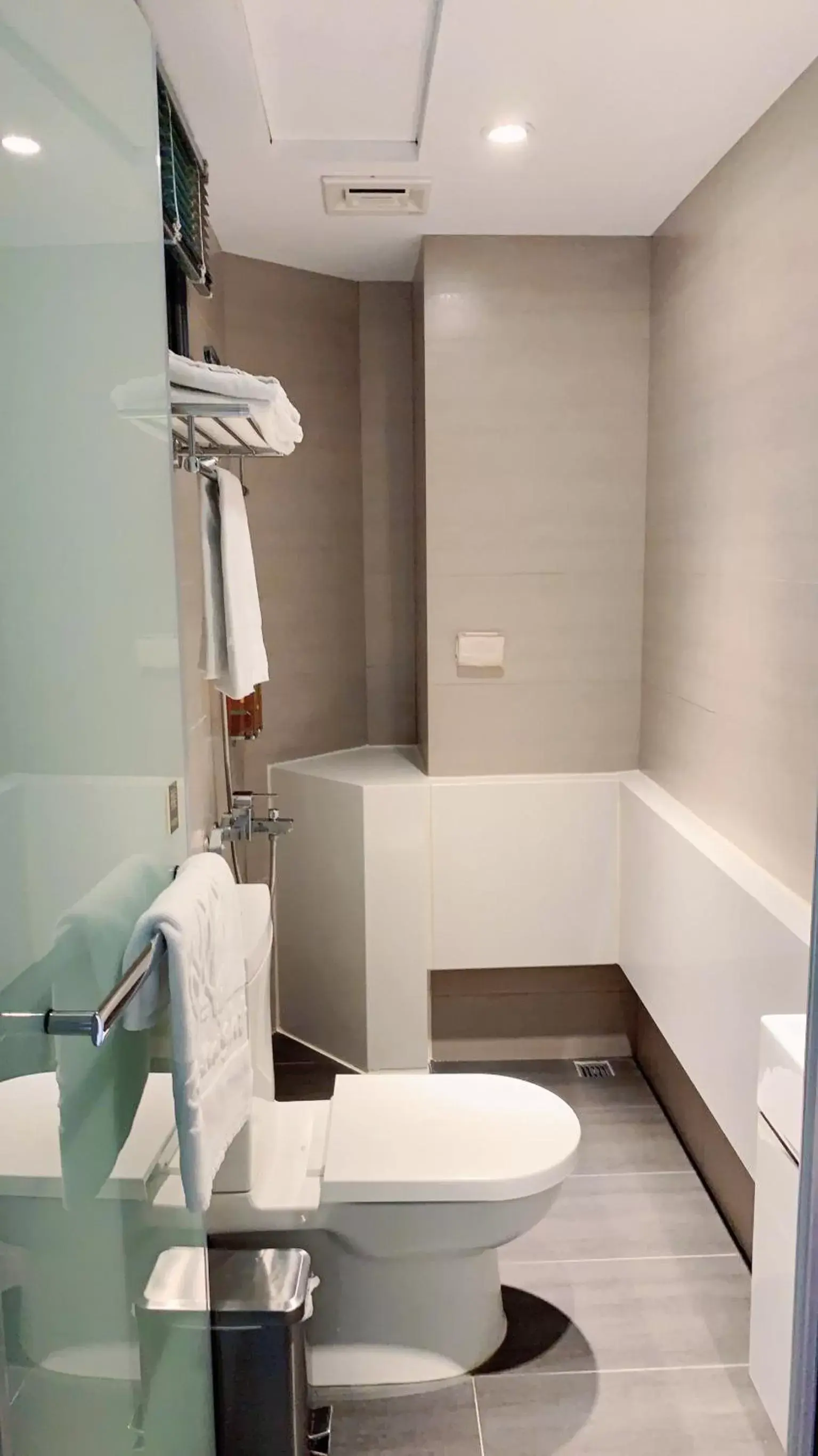 Bathroom in Greenight Hotel