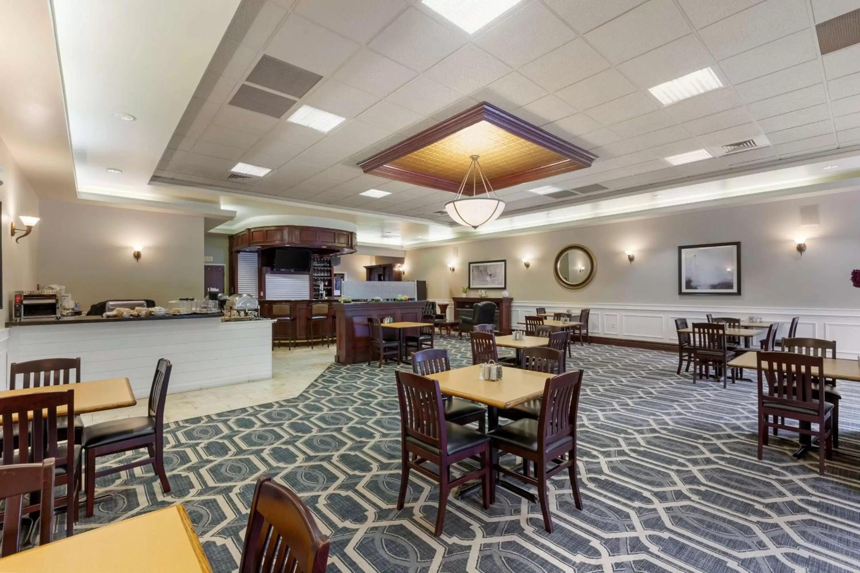 Breakfast, Restaurant/Places to Eat in Best Western Plus Orillia Hotel Breakfast, Restaurant/Places to Eat in Best Western Plus Orillia Hotel