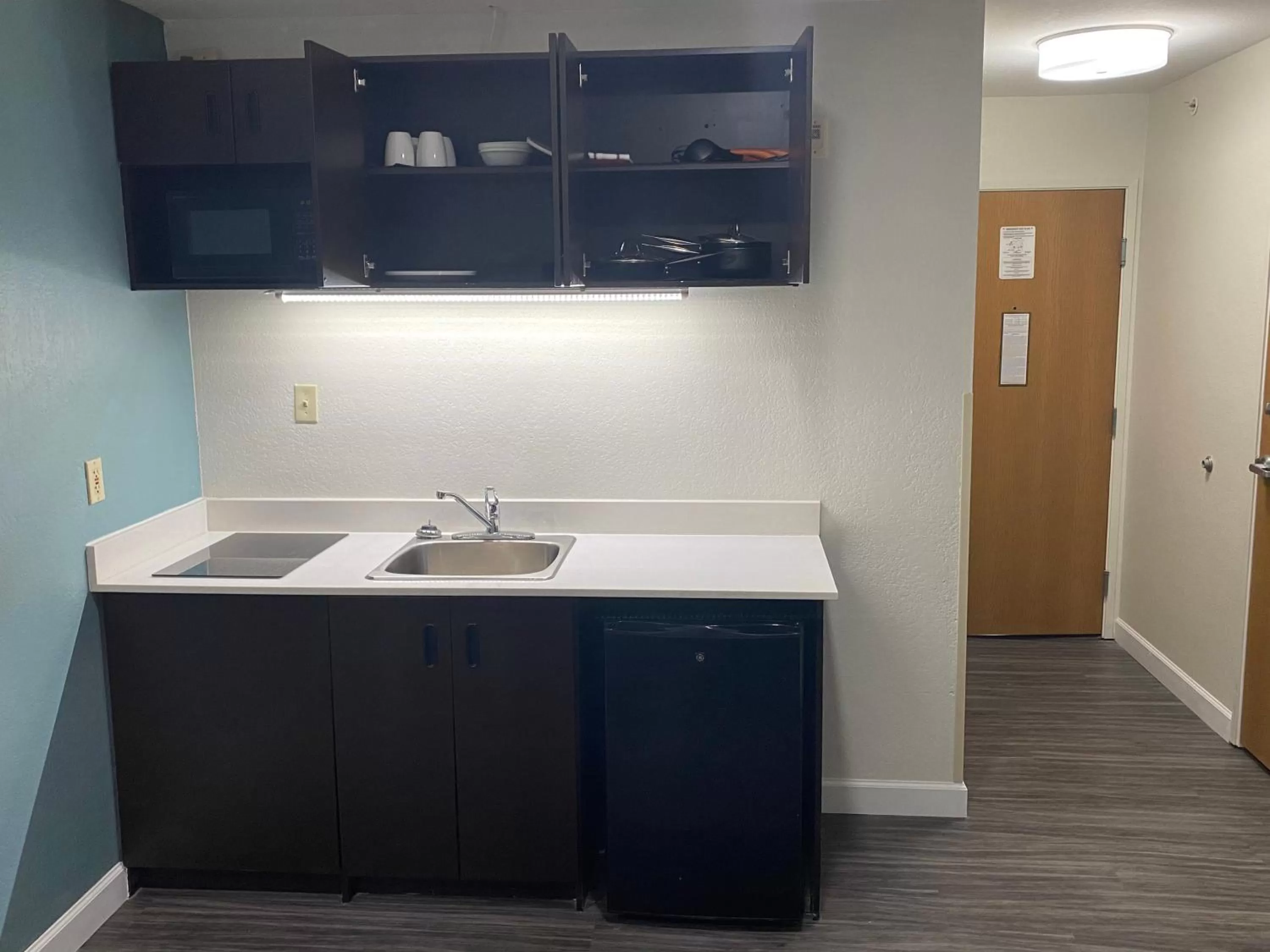 Kitchen or kitchenette in Sleep Inn St Robert-Fort Leonard Wood