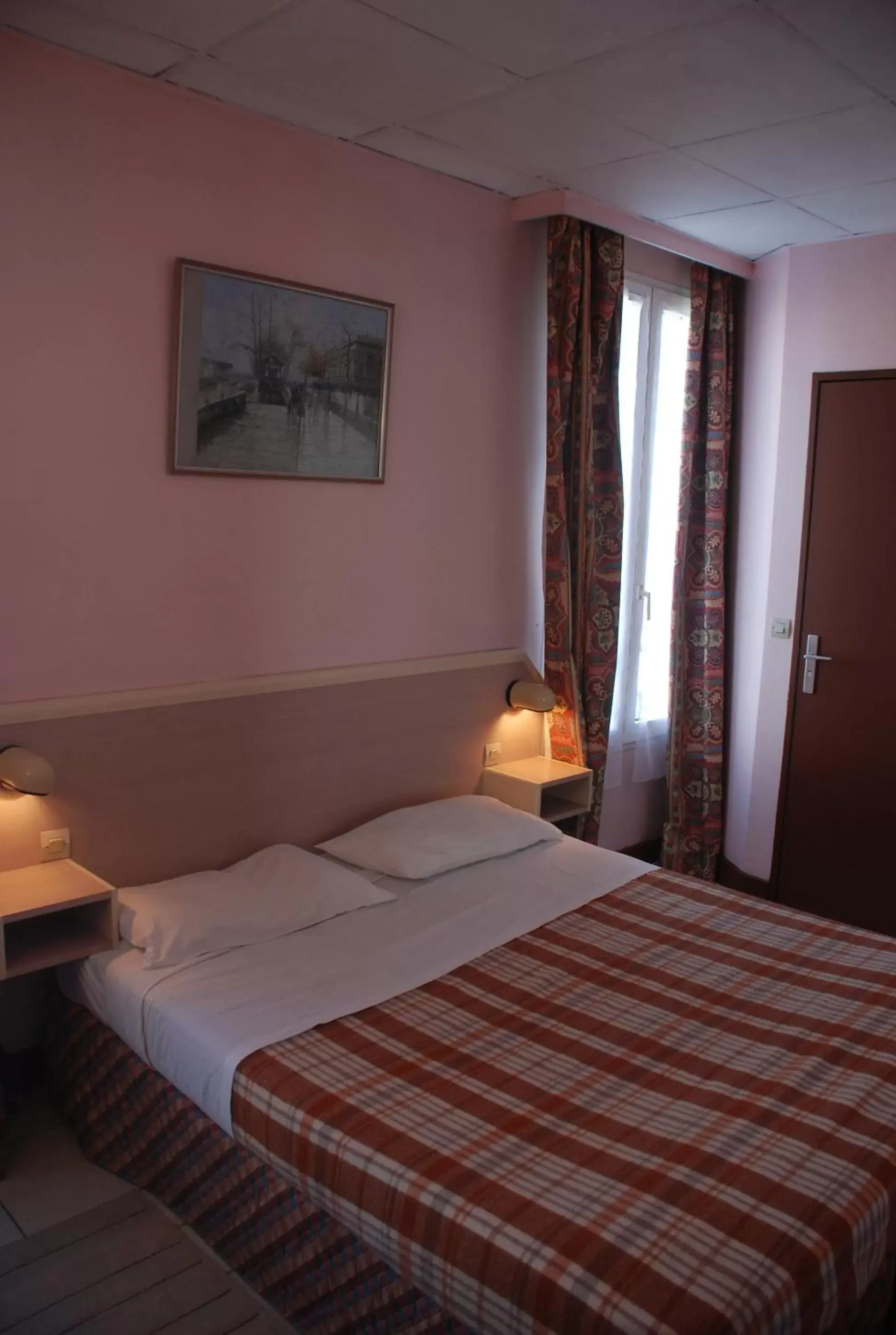 Bed in Residence De La Tour Paris-Malakoff