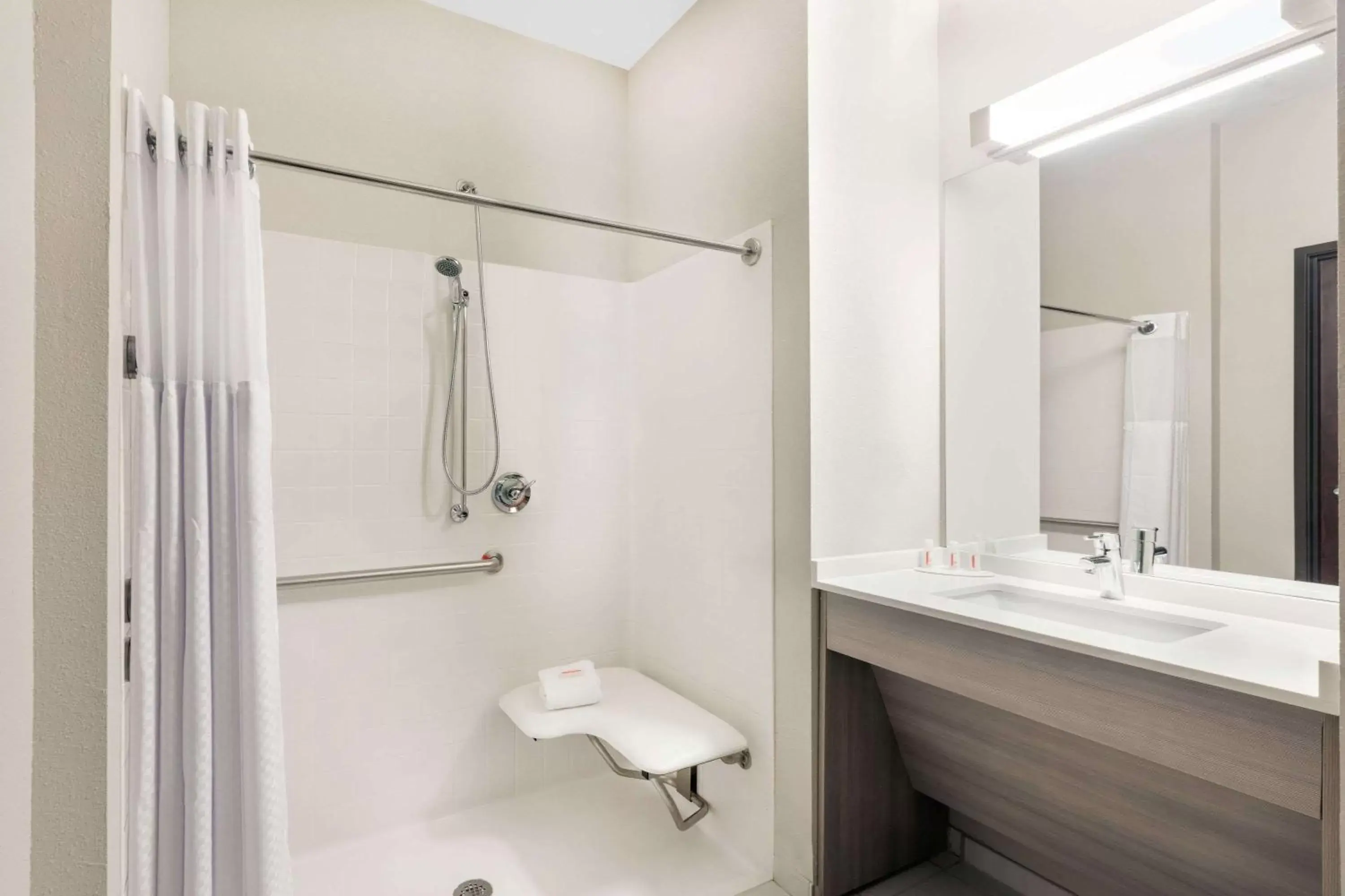Bathroom in Microtel Inn & Suites by Wyndham Perry