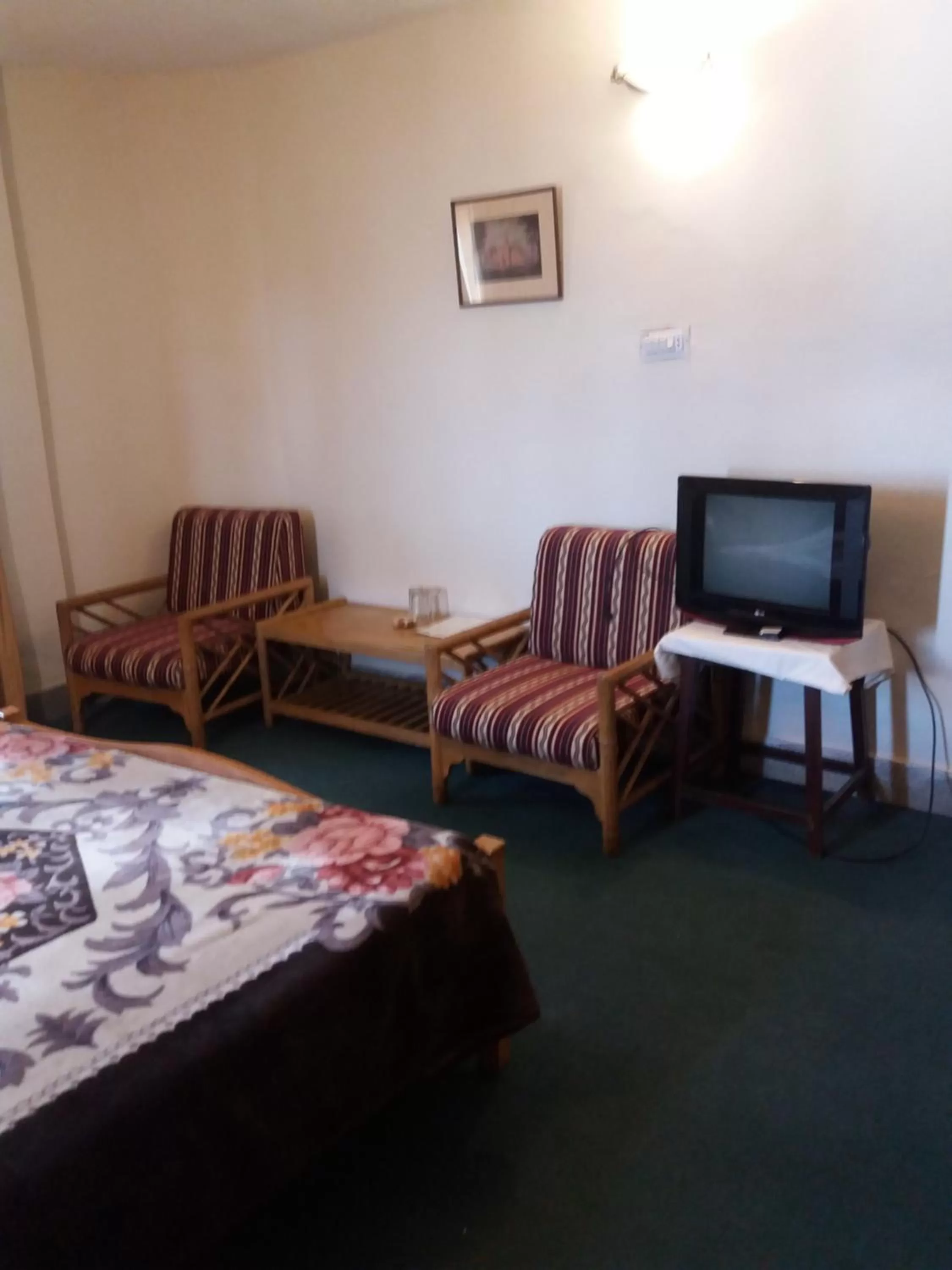 Budget Double Room in BRIGHTLANDS HOTEL